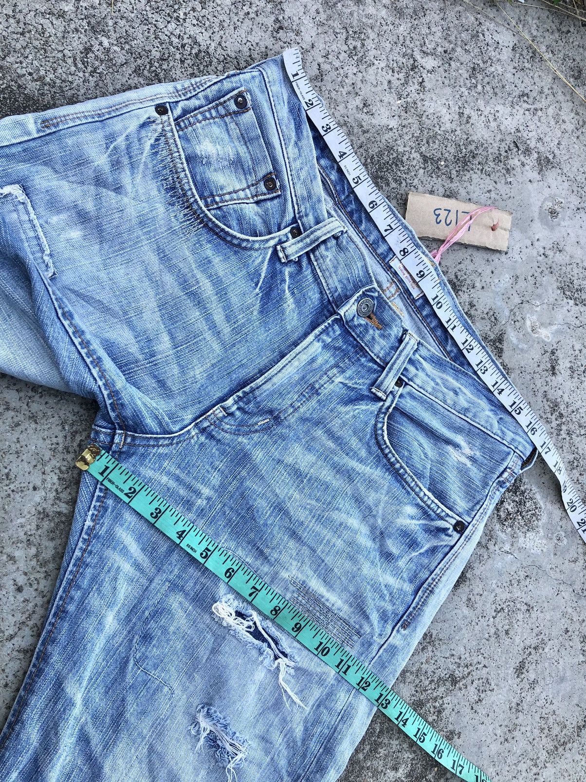 Edwin EDWIN PATCHES DISTRESSED DENIM Size US 32 / EU 48 - 11 Thumbnail