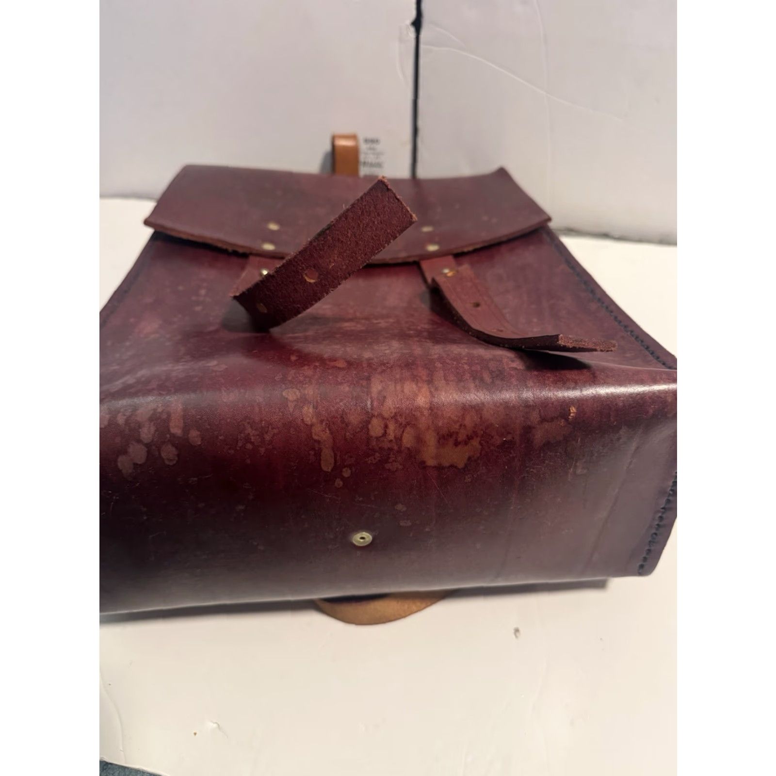 Vintage VINTAGE GENUINE MIFLAND LEATHER BAG BACKPACK US MADE W/ STRAP Burgundy Unisex Adults Large Backpack USA Theme 90s? Size ONE SIZE - 7 Thumbnail