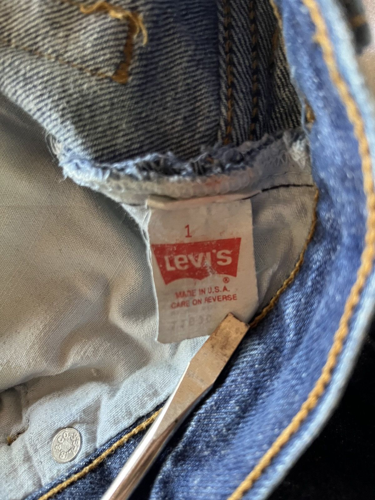 Levi's Vintage women’s Levi’s 501 22x30 high waisted made in USA Size 22" - 8 Thumbnail