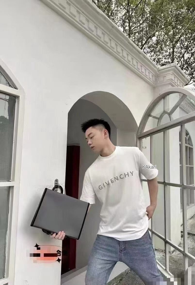 Givenchy Givenchy 3M Reflective Logo Short Sleeve T-shirt Size US S / EU 44-46 / 1 - 4 Thumbnail