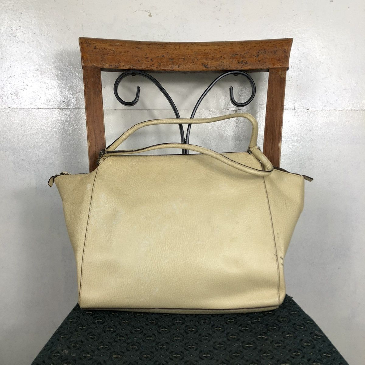 Prada 🔥VINTAGE HAND BAG PIG SKINS LEATHER PRADA MADE IN ITALY Size ONE SIZE - 1 Thumbnail