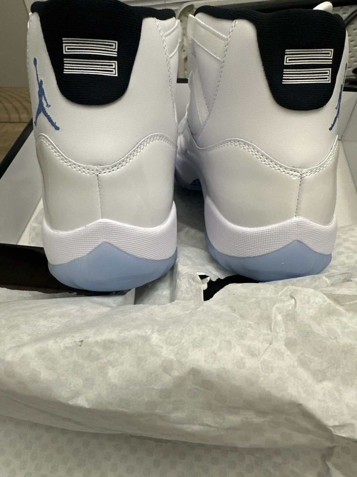 Jordan Brand × Nike Air Jordan Retro 11 Size US 10 / EU 43 - 5 Thumbnail