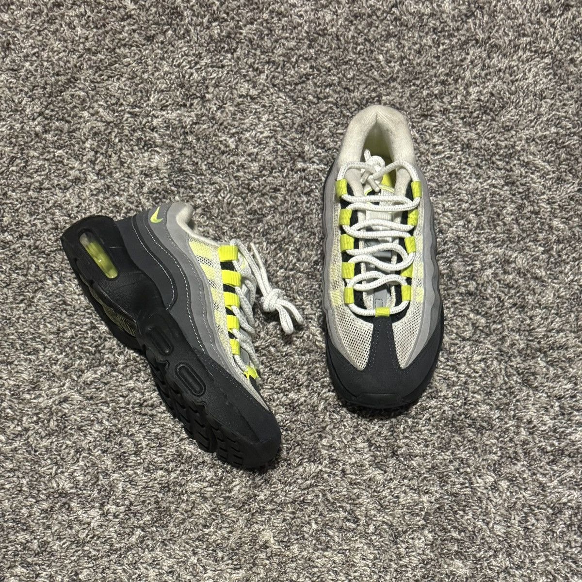 Nike Nike Air Max 95 ‘OG Neon’ Size US 4 / IT 34 - 2 Thumbnail