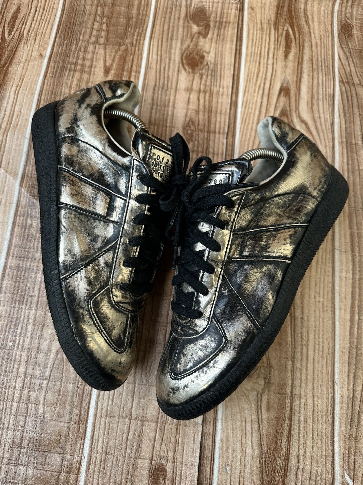 Maison Margiela Maison Margiela Black/Silver Metallic Leather Lowtop Sneaks Size US 7 / IT 37 - 6 Thumbnail