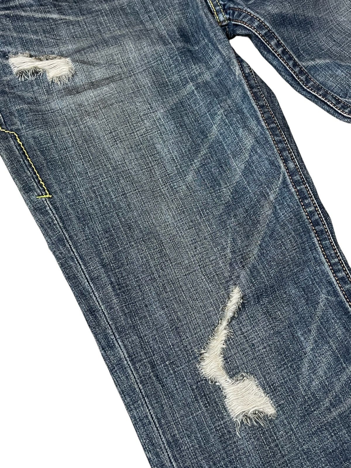 Levi's VINTAGE LEVI’S BLACK STAR CUSTOM STUD DISTRESSED DENIM Size US 33 - 5 Thumbnail