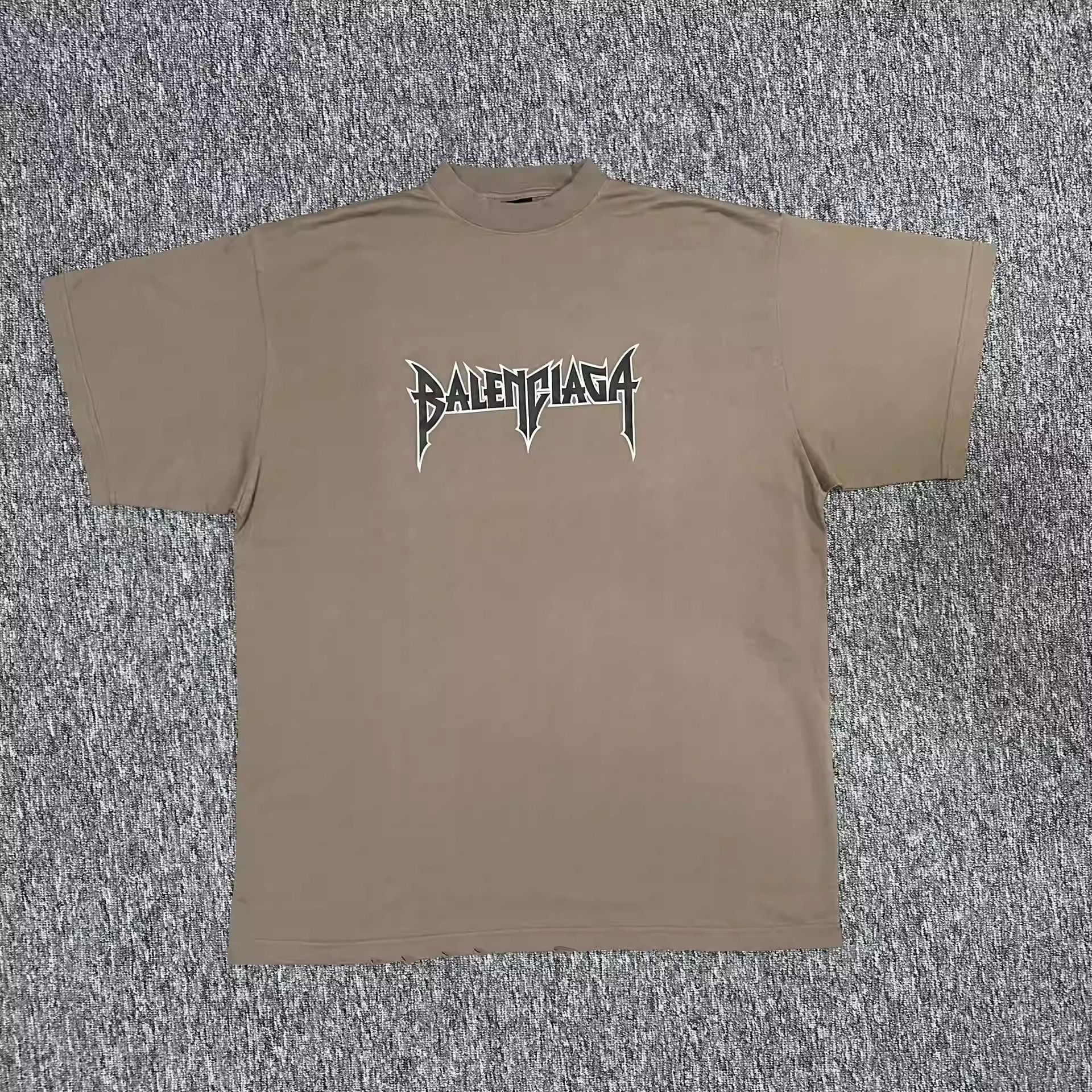 Balenciaga Balenciaga Short Sleeve Burst Size US L / EU 52-54 / 3 - 1 Thumbnail