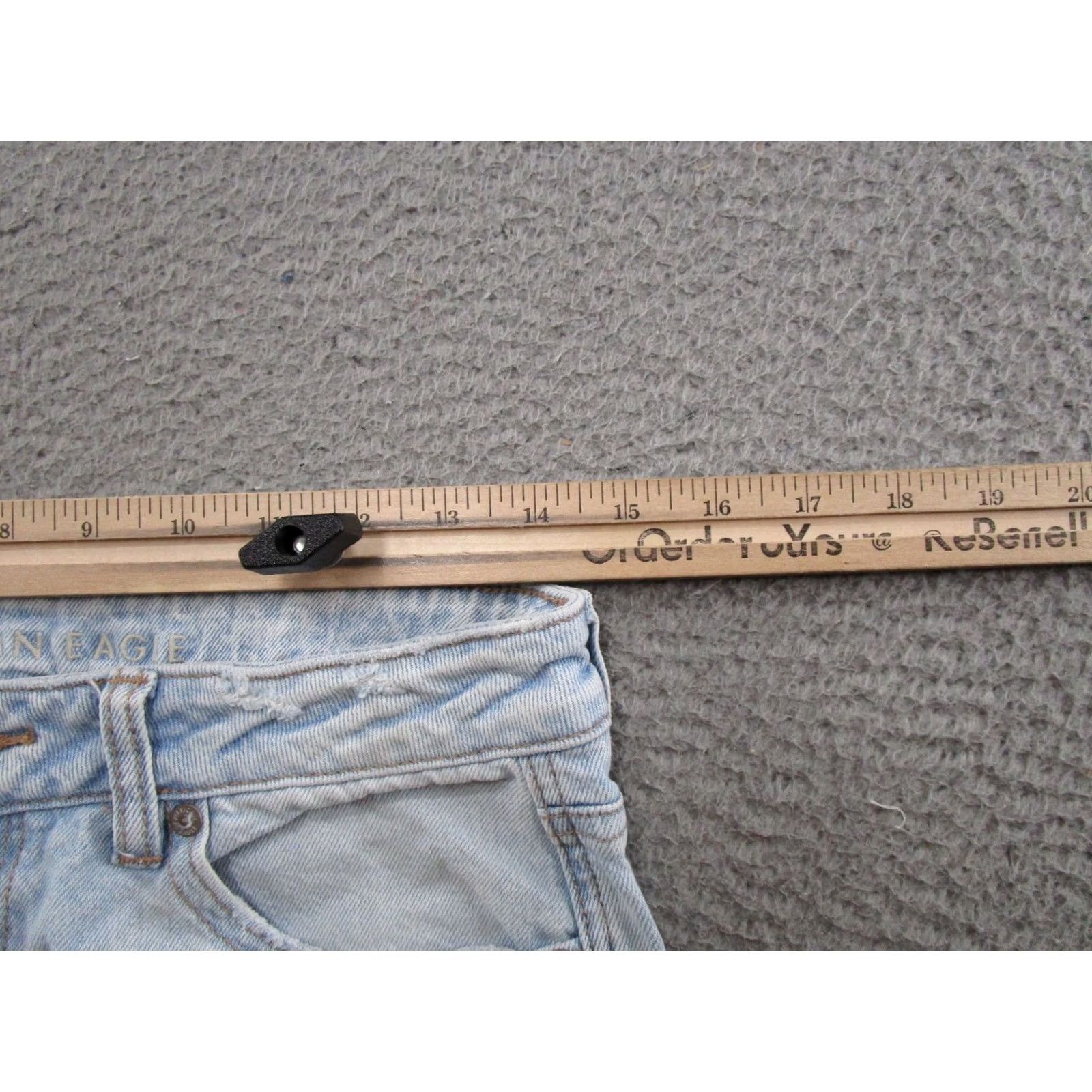 American Eagle Outfitters American Eagle Outfitters Denim Mom Jeans Distressed Light Wash 8 Short Blue Cotton 5-Pocket Womens Jeans Size 30" / US 8 / IT 44 - 7 Thumbnail