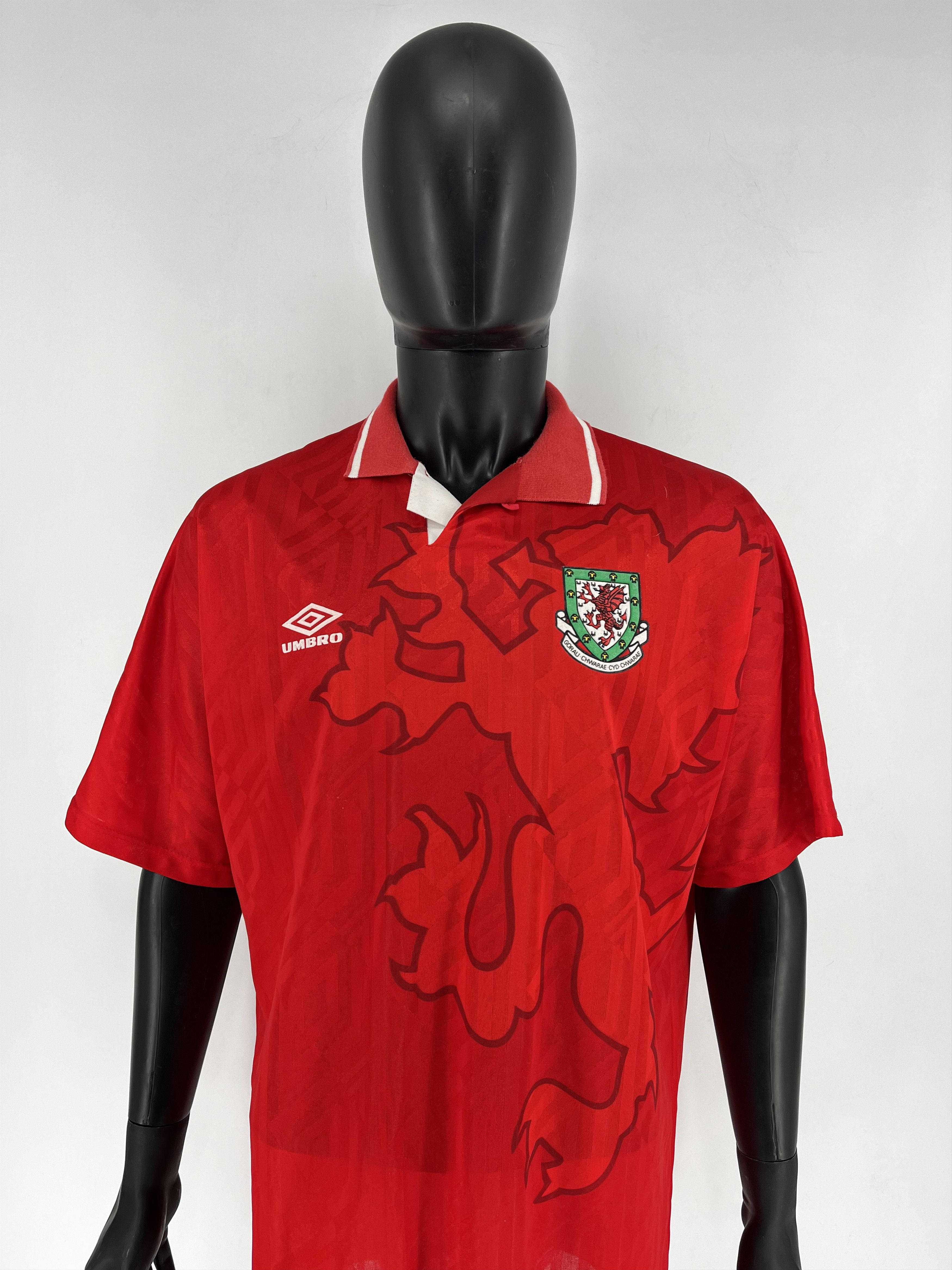 Sports Specialties Vintage Wales Home Football Shirt 1993/94 Adults Umbro Size US L / EU 52-54 / 3 - 1 Thumbnail