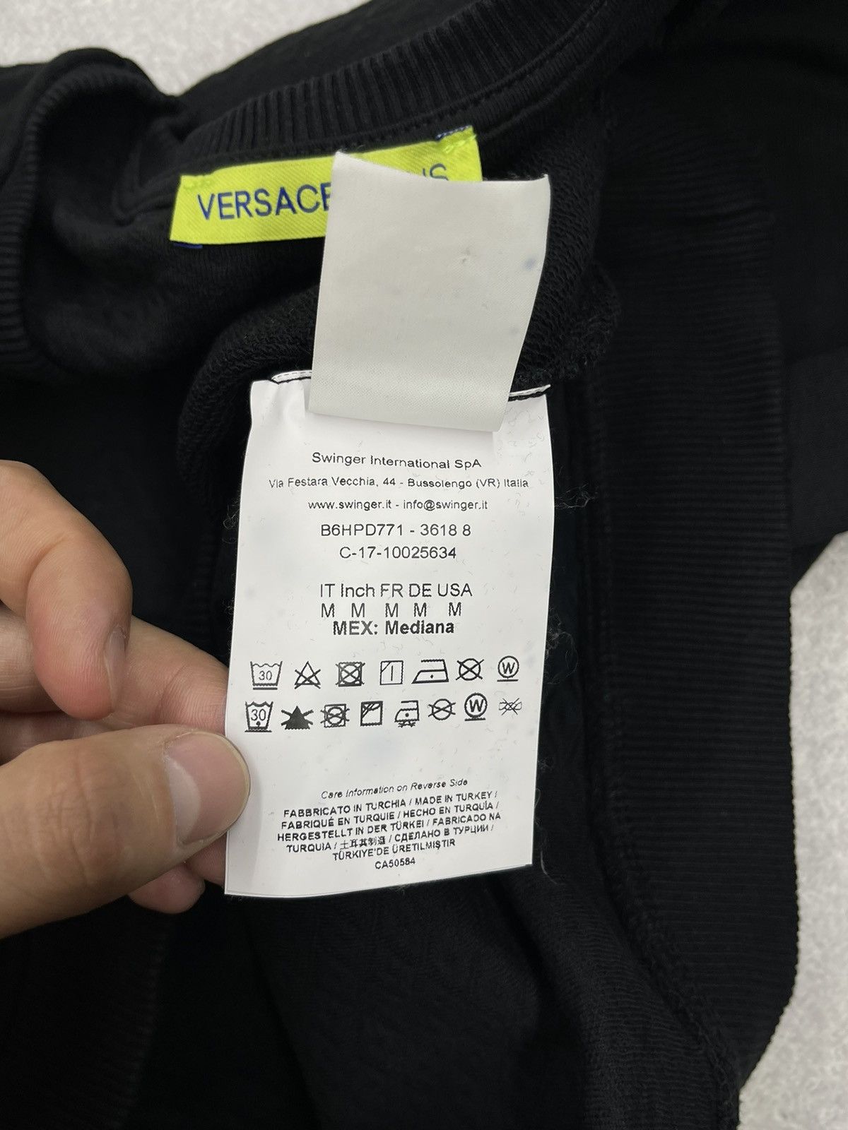 Versace Jeans Couture Versace Jeans Black Sweatshirt Luxury Size M Size US M / EU 48-50 / 2 - 7 Thumbnail