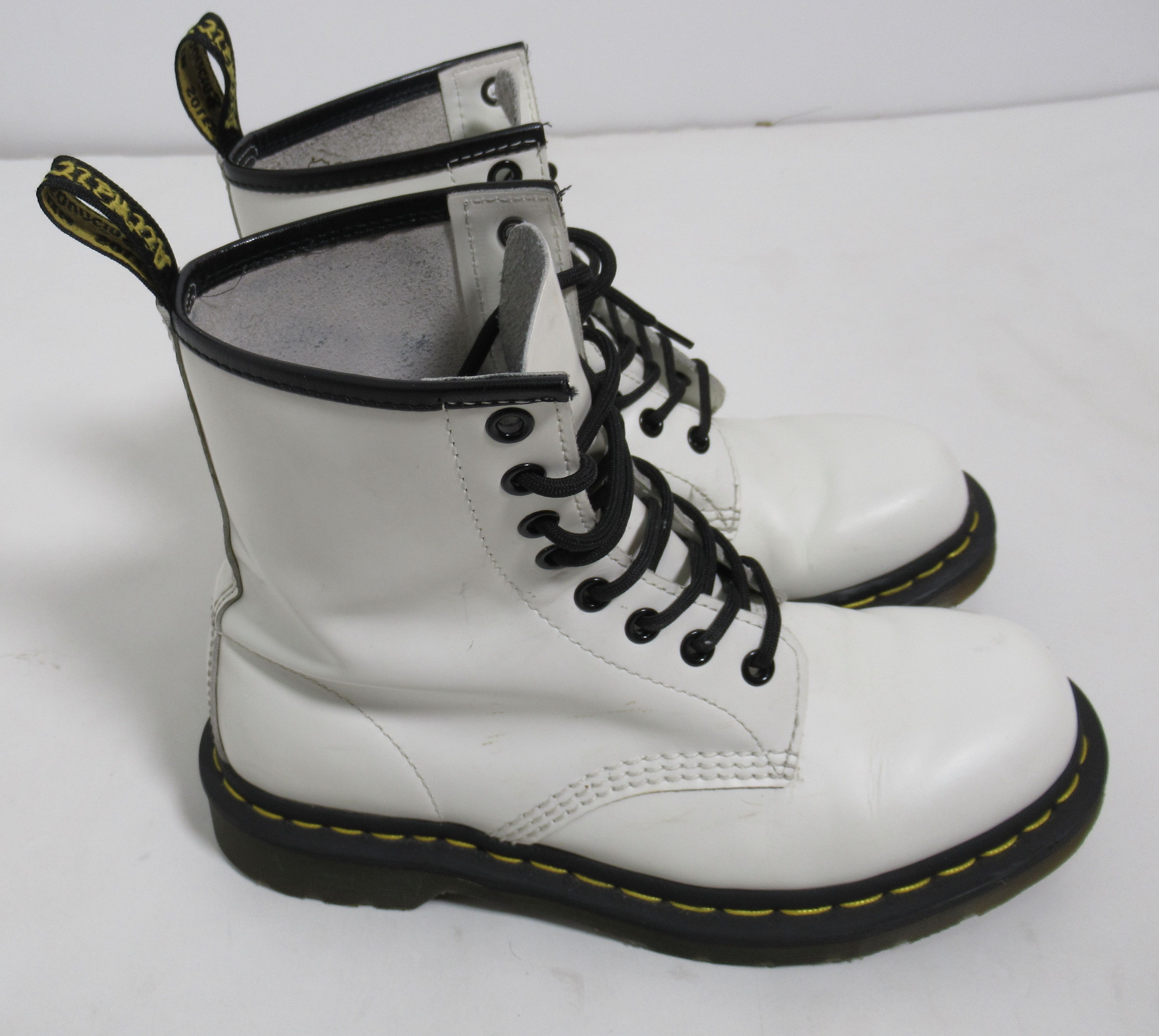 Dr. Martens Dr Martens 11822 Combat Lace Up Boot White Size US 7 / IT 37 - 1 Thumbnail