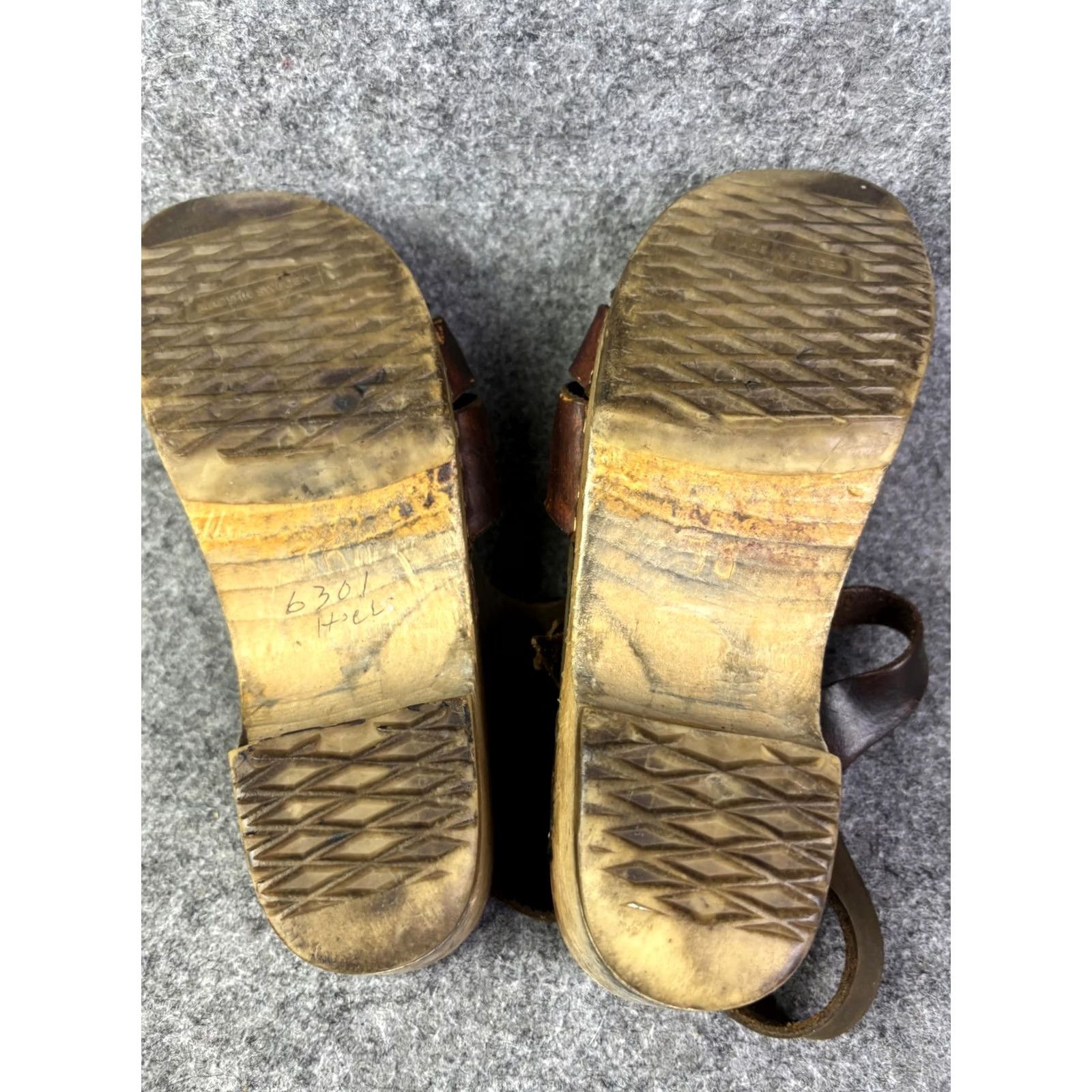 Vintage Sandals Womens US 5.5 EU 36 Brown Leather Wooden Clog Slingback Made Sweden Vintage: No Mens Womens Boys Girls: Womens Size US 6 / IT 36 - 7 Thumbnail