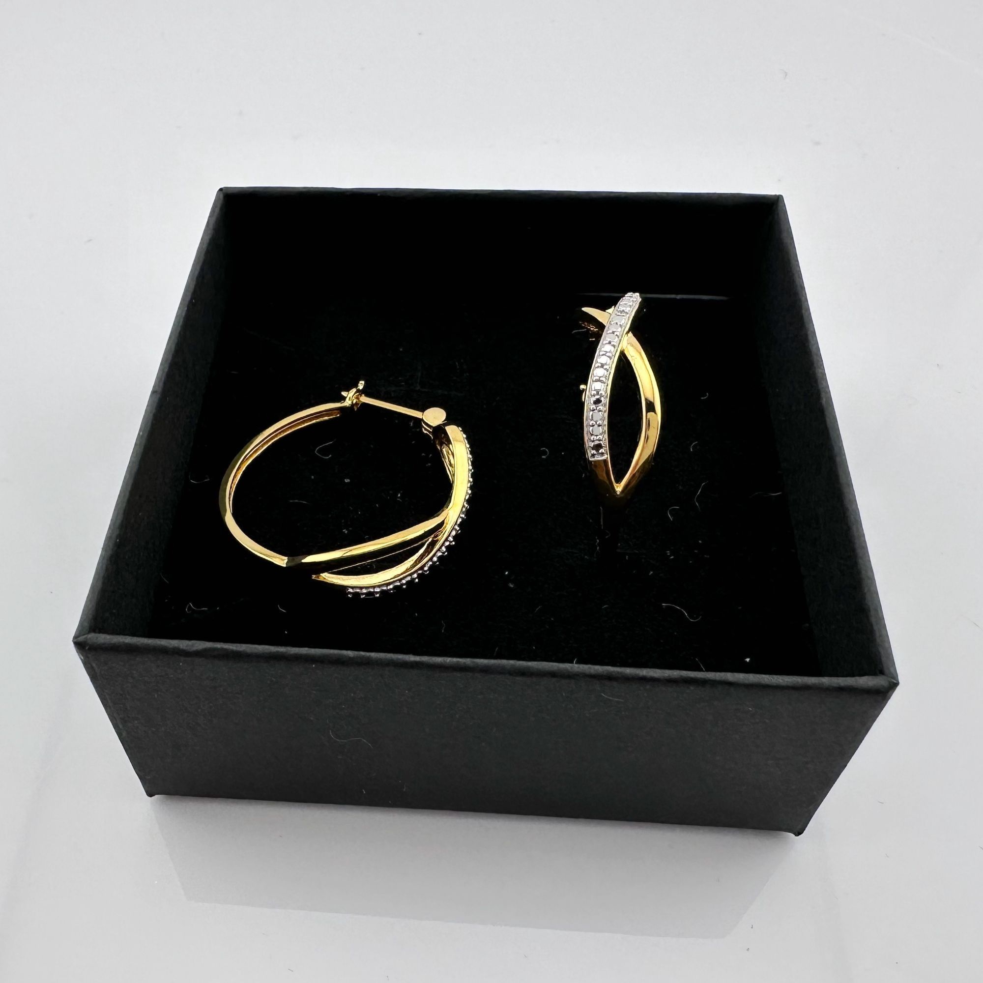 Other Beautiful Infinity Hoop Earrings Sterling 14kt Gold Overlay Size ONE SIZE - 19 Thumbnail