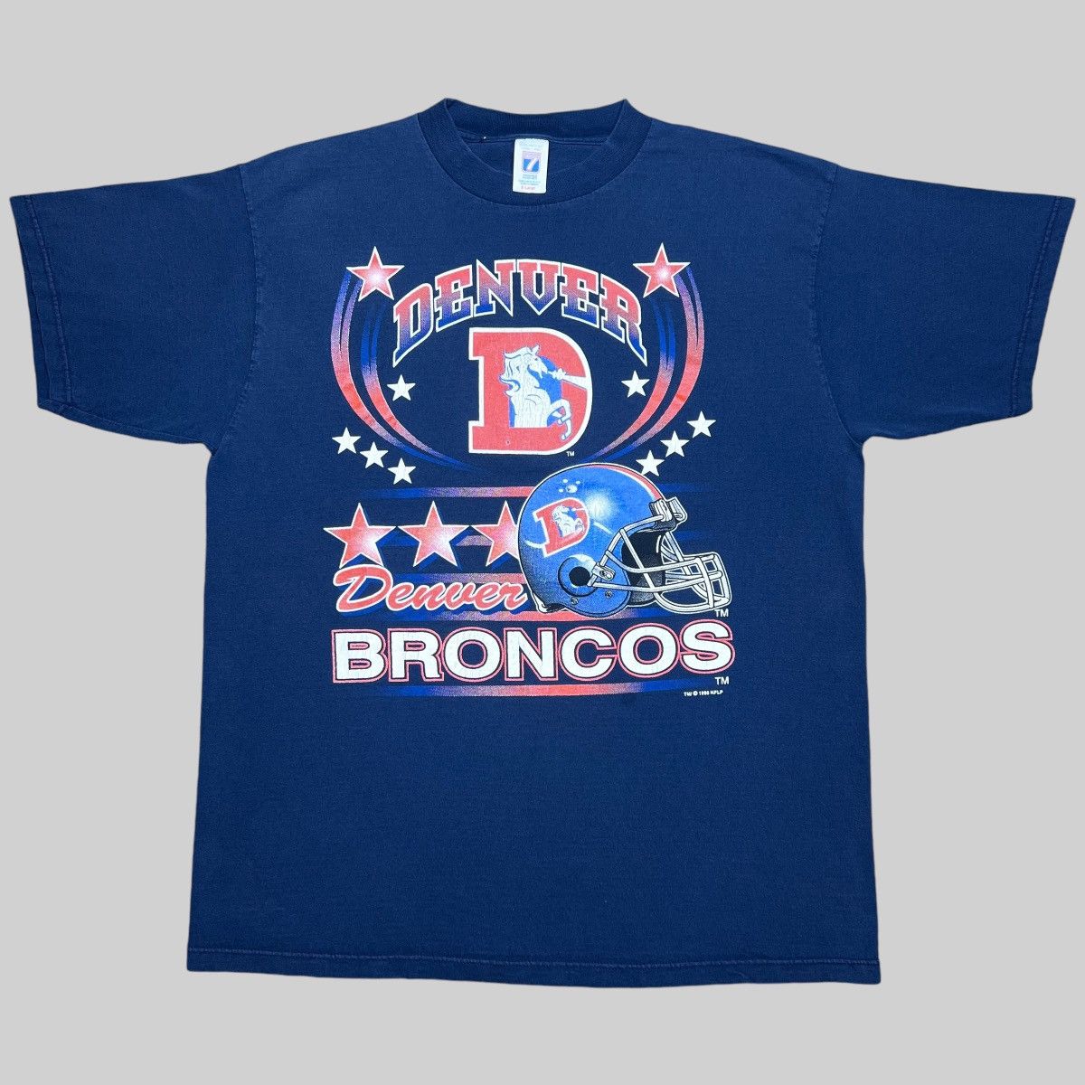 Logo 7 × NFL × Vintage Vintage 1996 NFL Denver Broncos Spell Out Graphic Logo 7 Tee Size US XL / EU 56 / 4 - 1 Thumbnail
