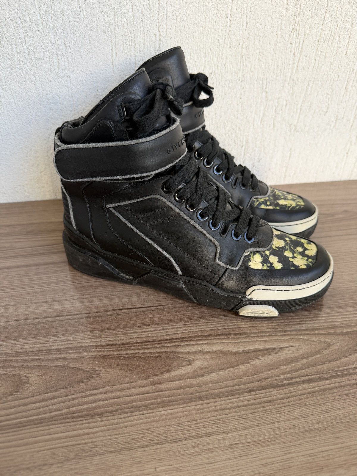 Givenchy Tyson high sneaker by Riccardo Size US 8 / EU 41 - 2 Thumbnail