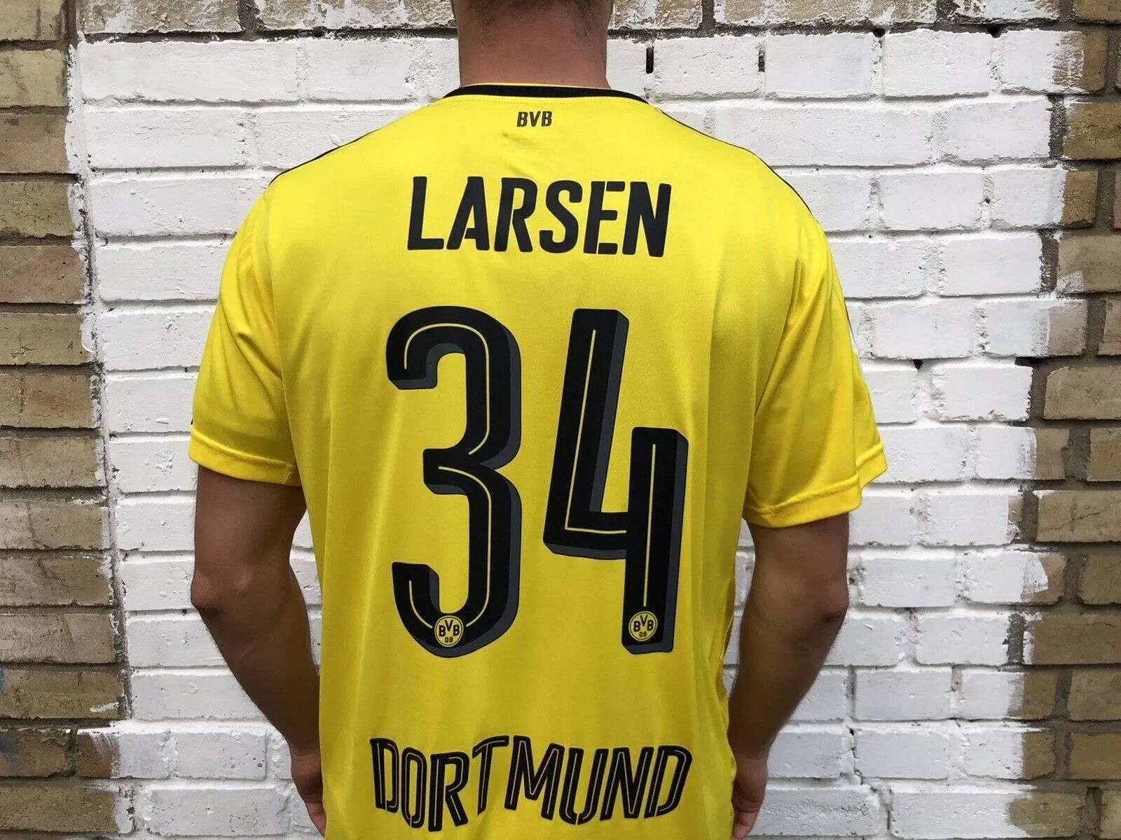 Puma BORUSSIA DORTMUND 2016 2017 HOME FOOTBALL JERSEY LARSEN Size US XL / EU 56 / 4 - 8 Thumbnail