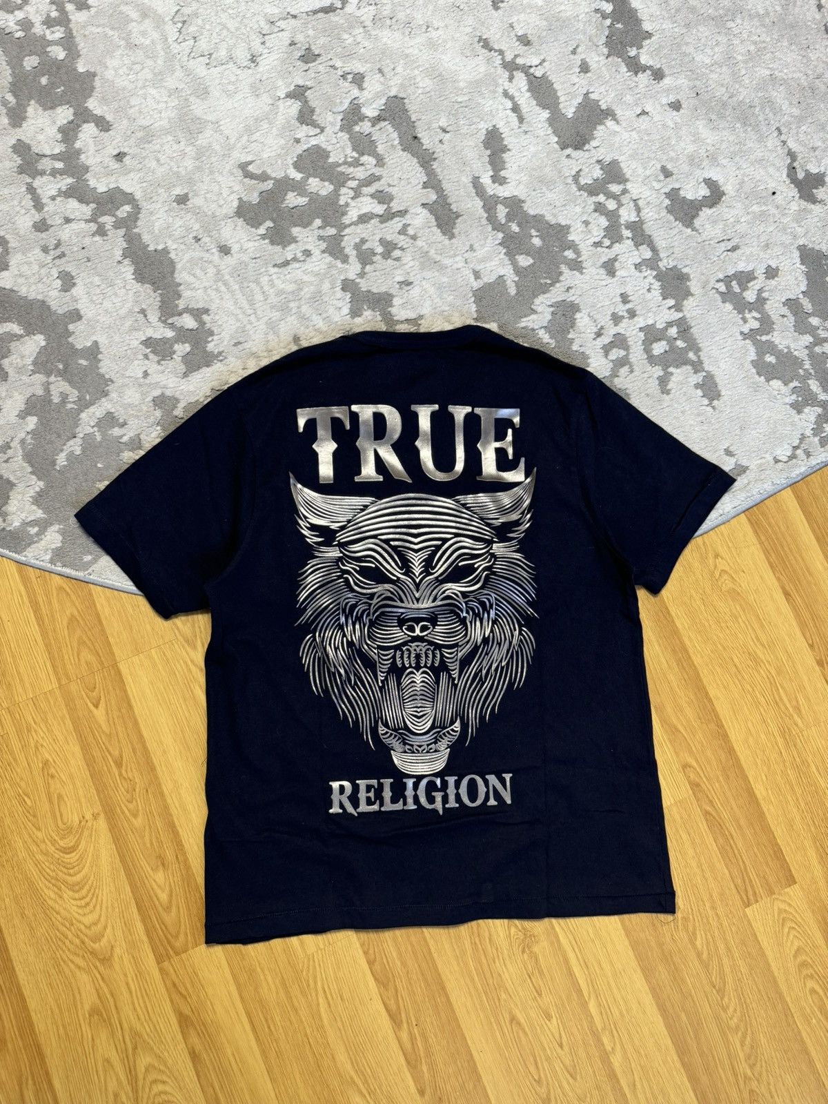 True Religion × Vintage TRUE RELIGION SS WOLF METALLIC TEE Size US S / EU 44-46 / 1 - 1 Thumbnail