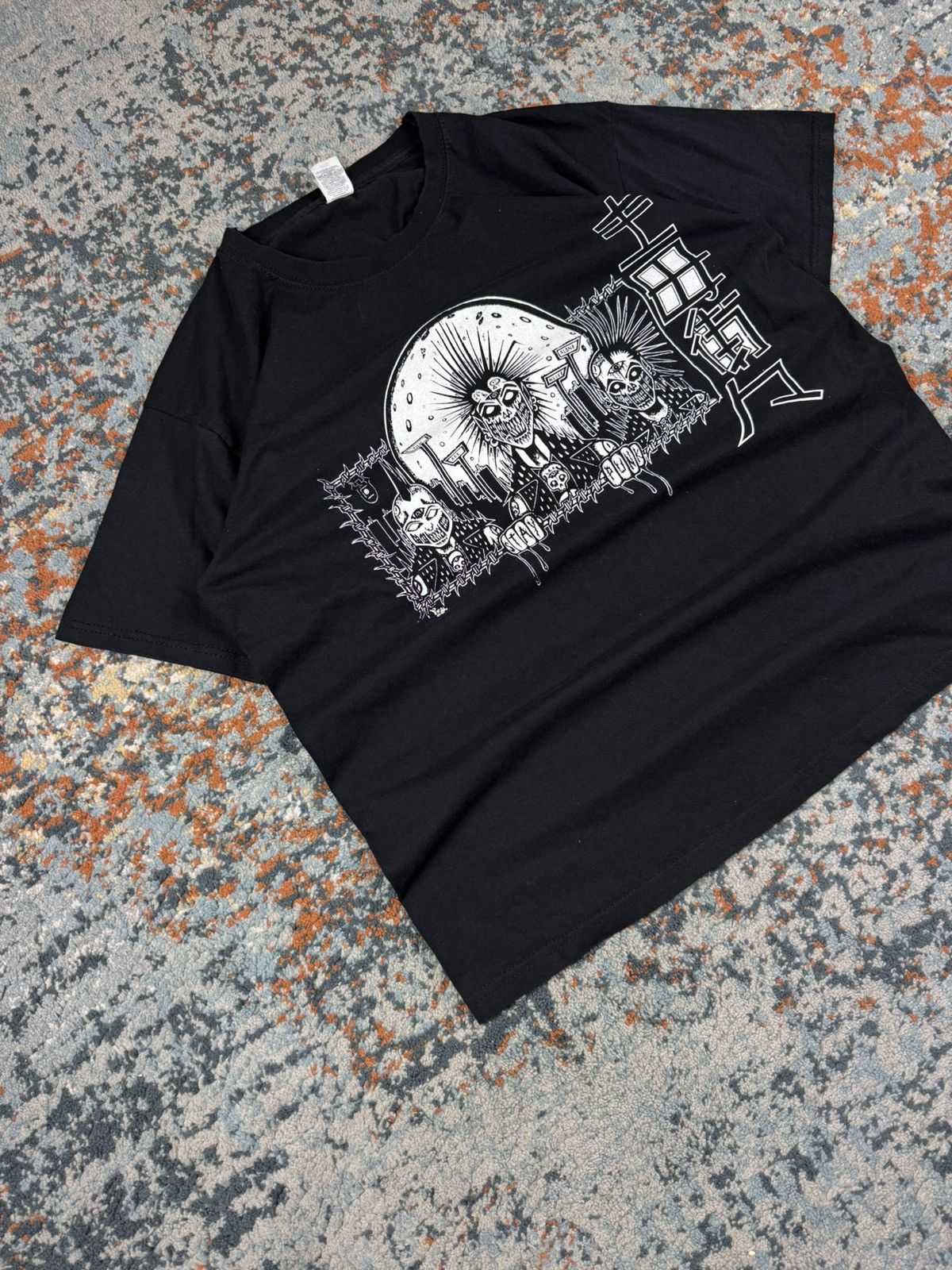 Band Tees × Vintage Vintage Y2K Grimmed out graphic band tee Size US L / EU 52-54 / 3 - 3 Thumbnail