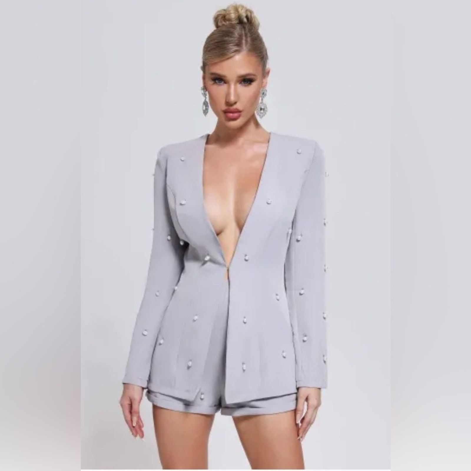 Other Y2K Light Gray Women's Blazer with Pearls and shorts size M Size M / US 6-8 / IT 42-44 - 1 Thumbnail