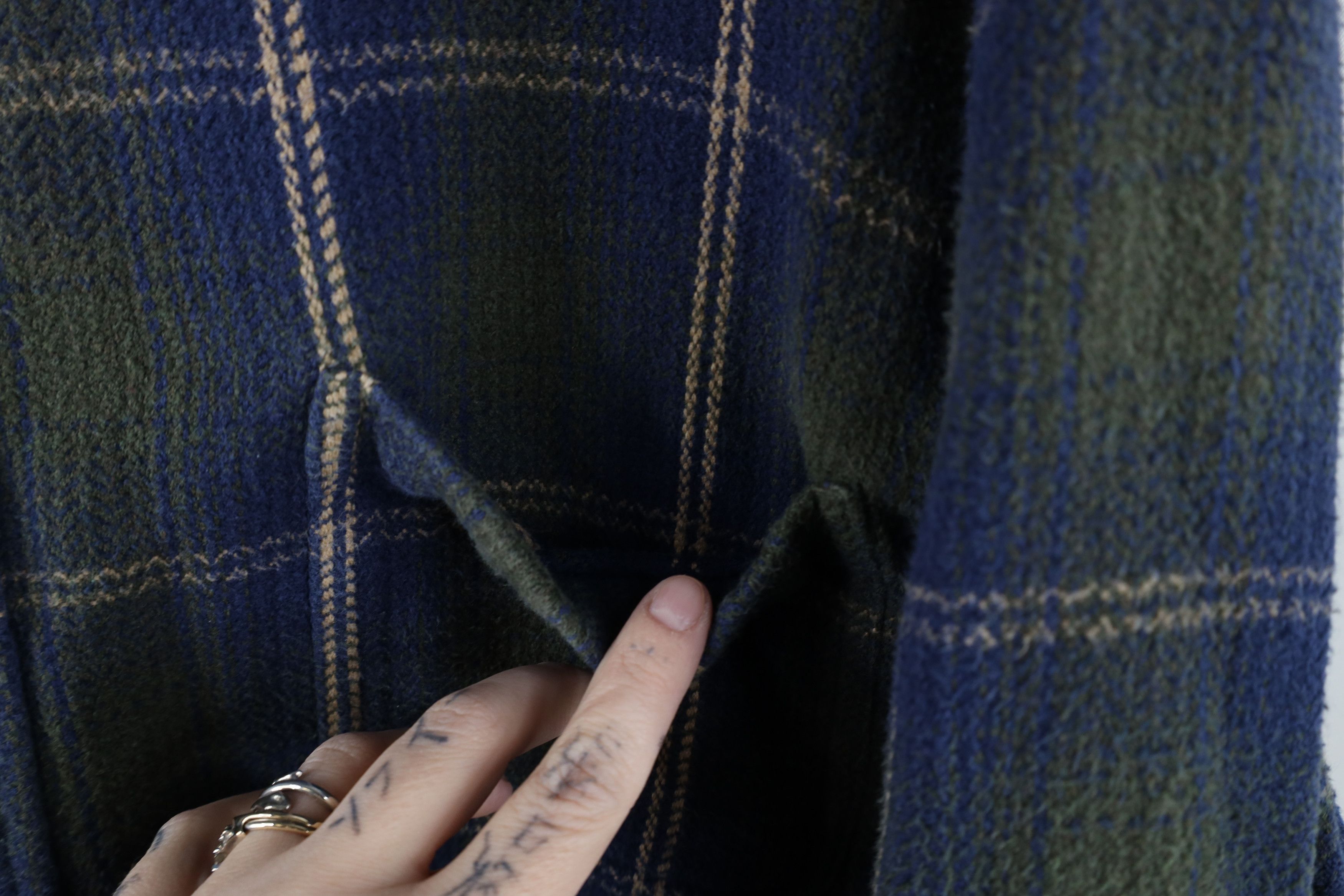 Vintage Vintage 90s Streetwear Heavyweight Button Shirt Plaid Size US L / EU 52-54 / 3 - 11 Thumbnail