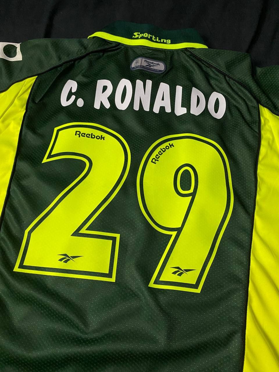Reebok sporting Lisbon away 2001 Cristiano Ronaldo Size US L / EU 52-54 / 3 - 8 Thumbnail