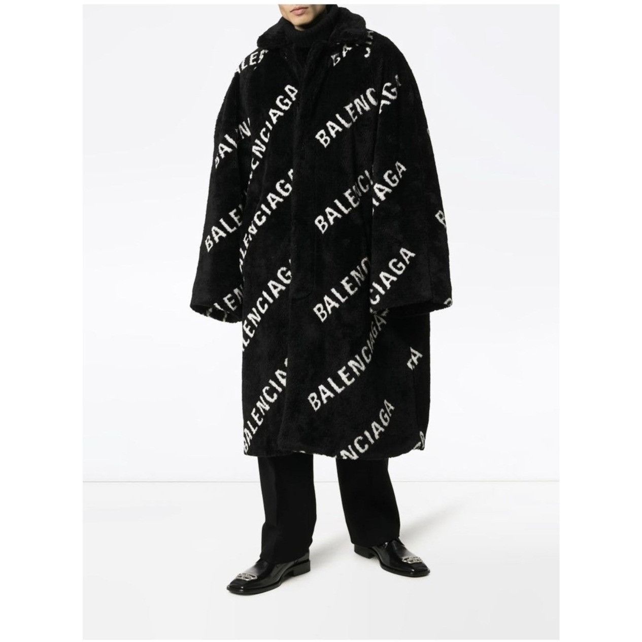 Balenciaga Balenciaga Logo-Print Fur Coat Size US M / EU 48-50 / 2 - 2 Thumbnail