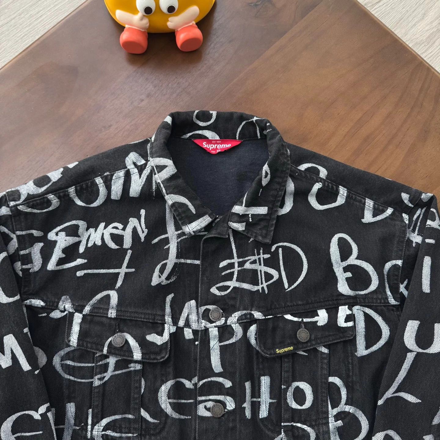 Supreme Supreme logo print black and white denim jacket Size US XL / EU 56 / 4 - 4 Thumbnail