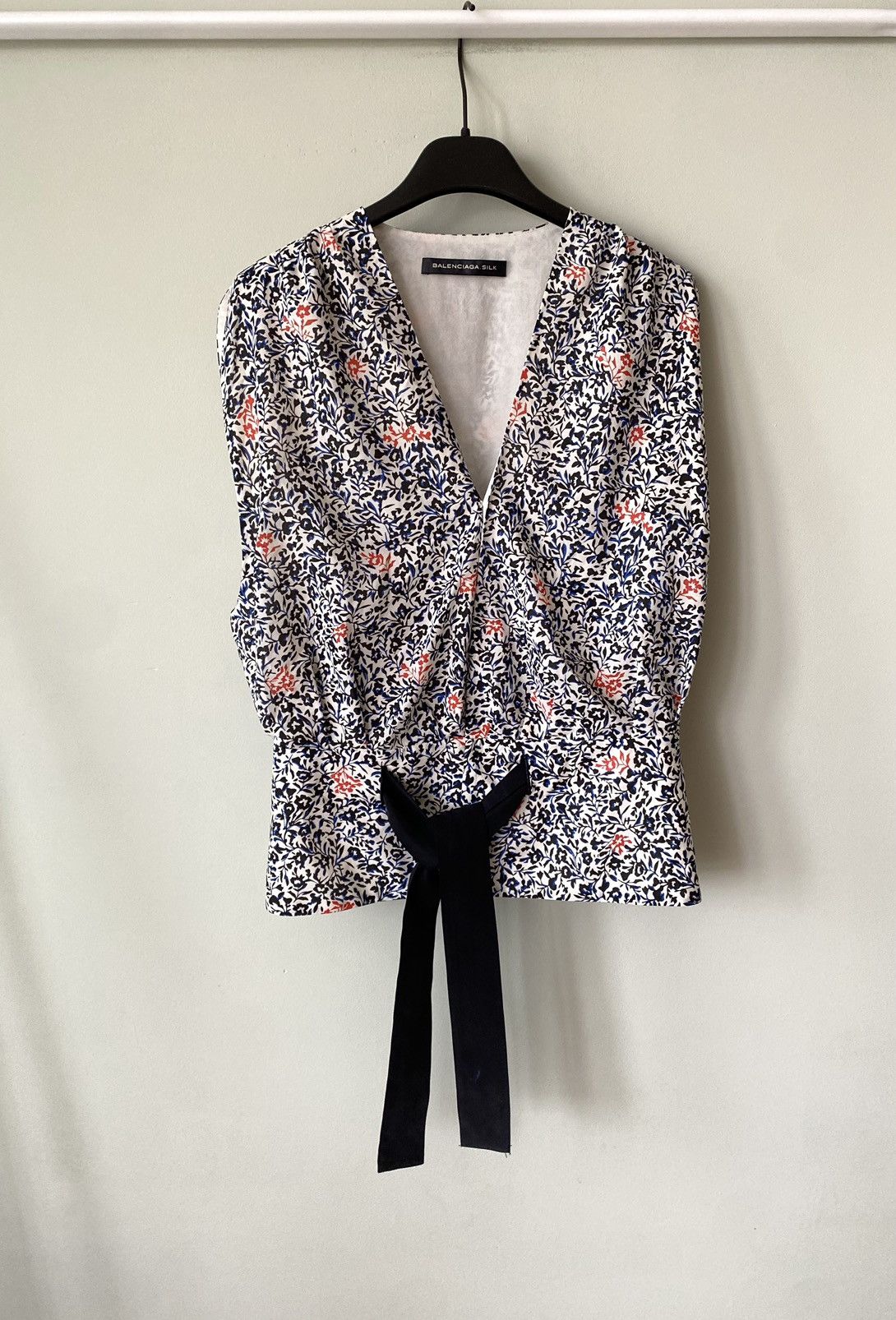 Balenciaga Balenciaga Silk 2012 floral silk blouses vest Size S / US 4 / IT 40 - 1 Thumbnail