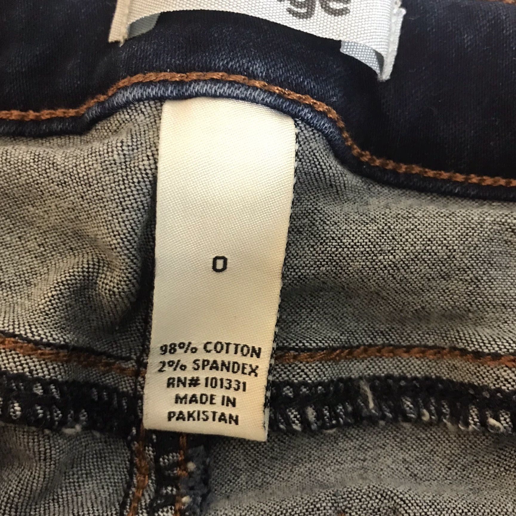 Vintage Refuge Jeans Womens Skinny Dark Wash Blue Stretch Size 0 Low Rise 29in Inseam 5-Pocket Denim Cotton Blend Zip Button Casual Womens Jeans Size 25" / US 0 / IT 36 - 4 Thumbnail