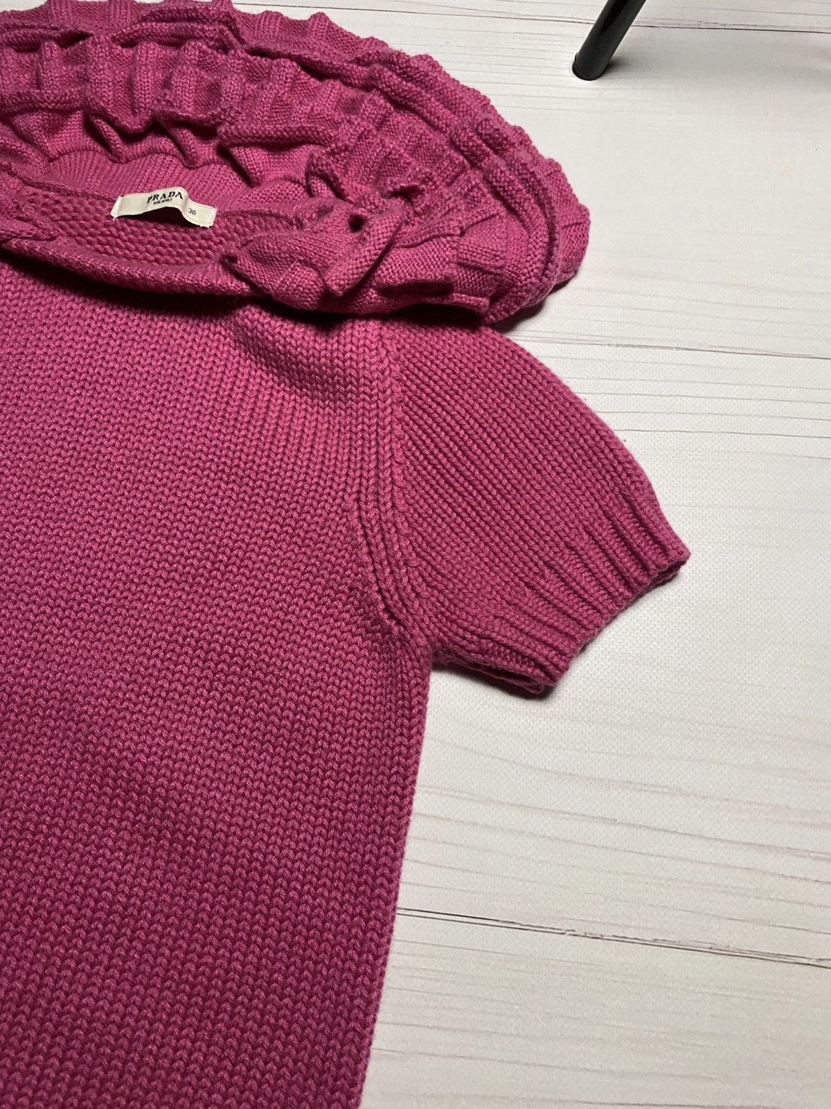 Prada Vintage Prada Virgin Wool Ruffle Knit short sleeve Sweater Size XS / US 0-2 / IT 36-38 - 8 Thumbnail