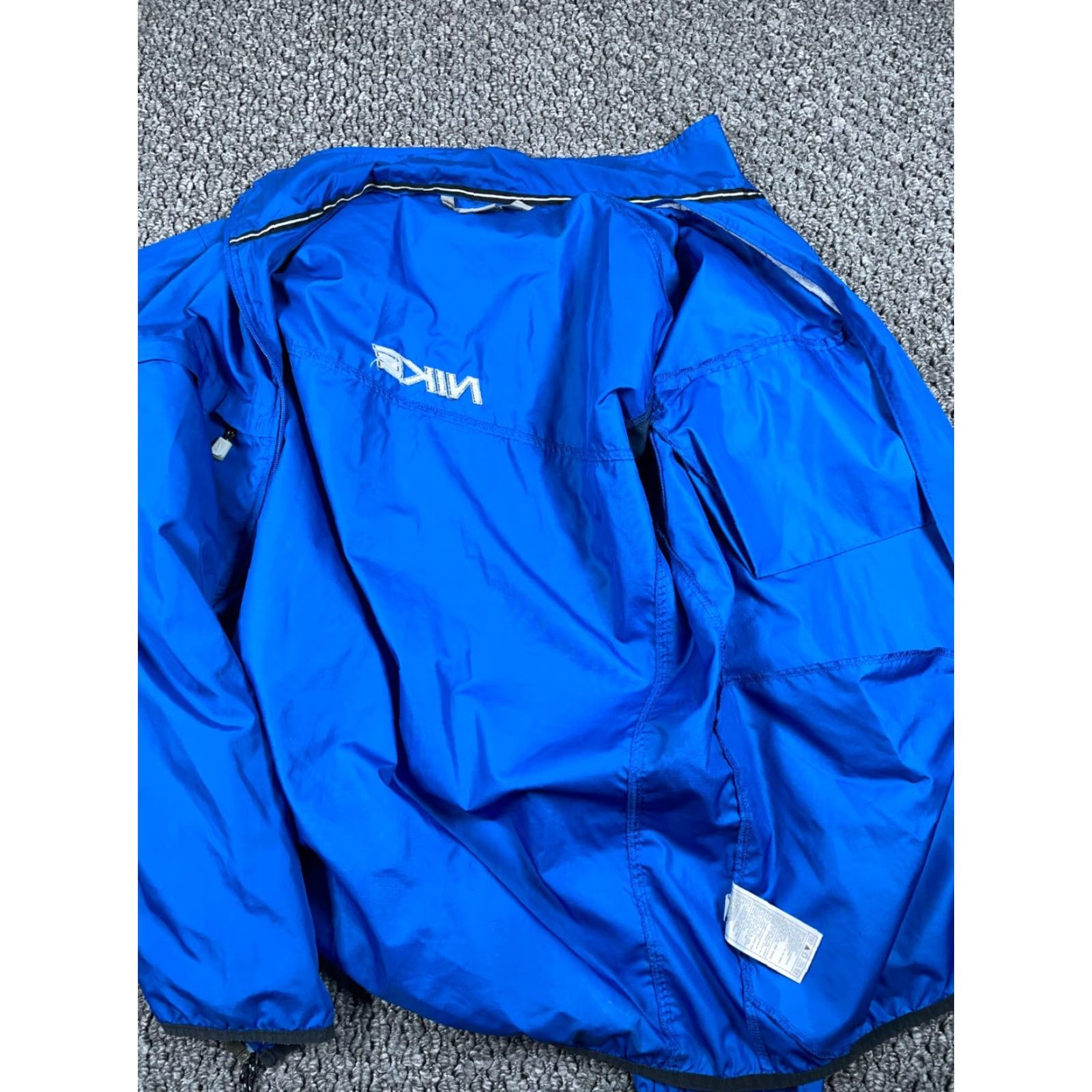 Nike VINTAGE Nike Windbreaker Jacket Adult Large Blue Embroidery 90s Hip Hop Sp r ot Logo Mens Size US L / EU 52-54 / 3 - 4 Thumbnail