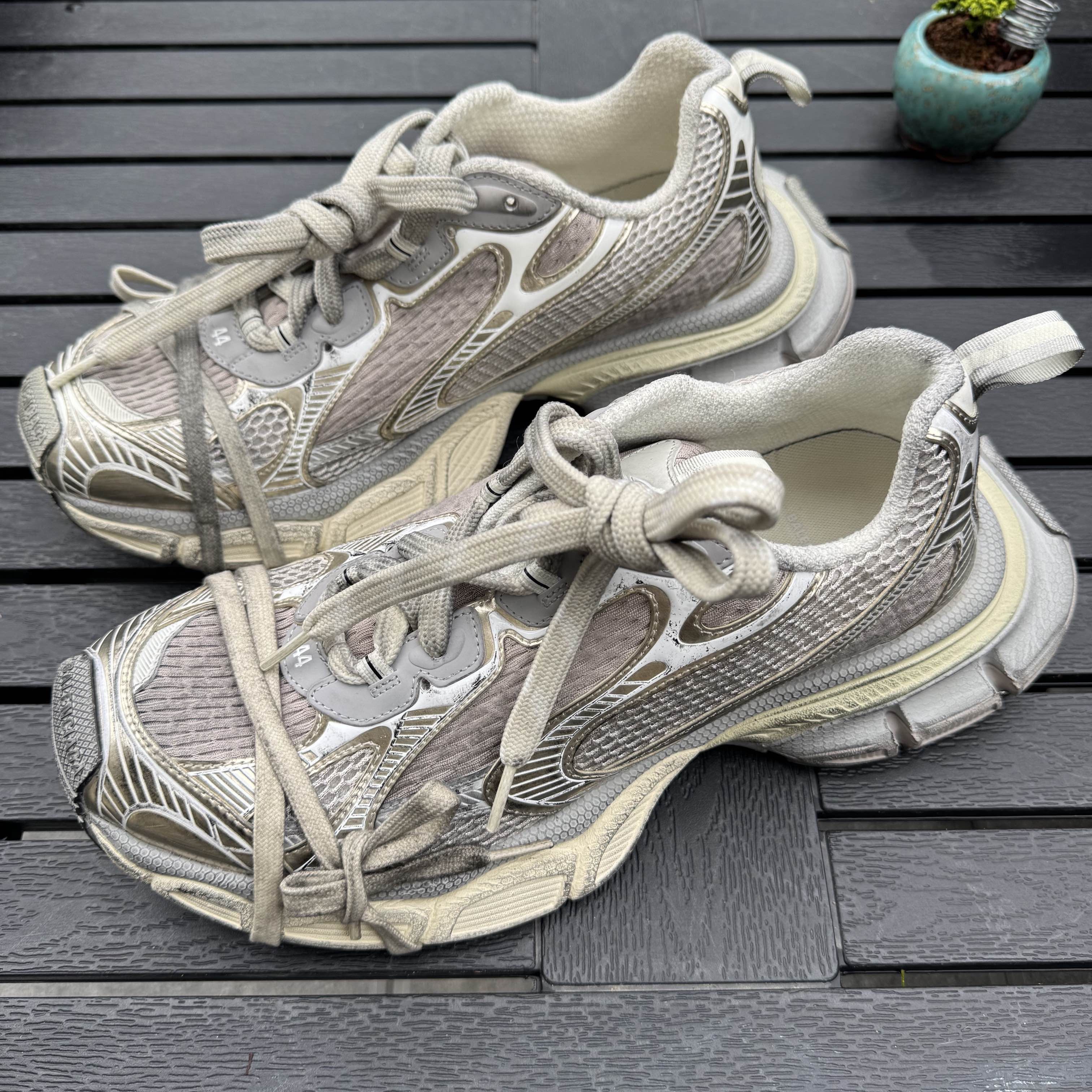 Balenciaga Balenciaga zero sneaker Sneakers Beige Size 43 | Grailed