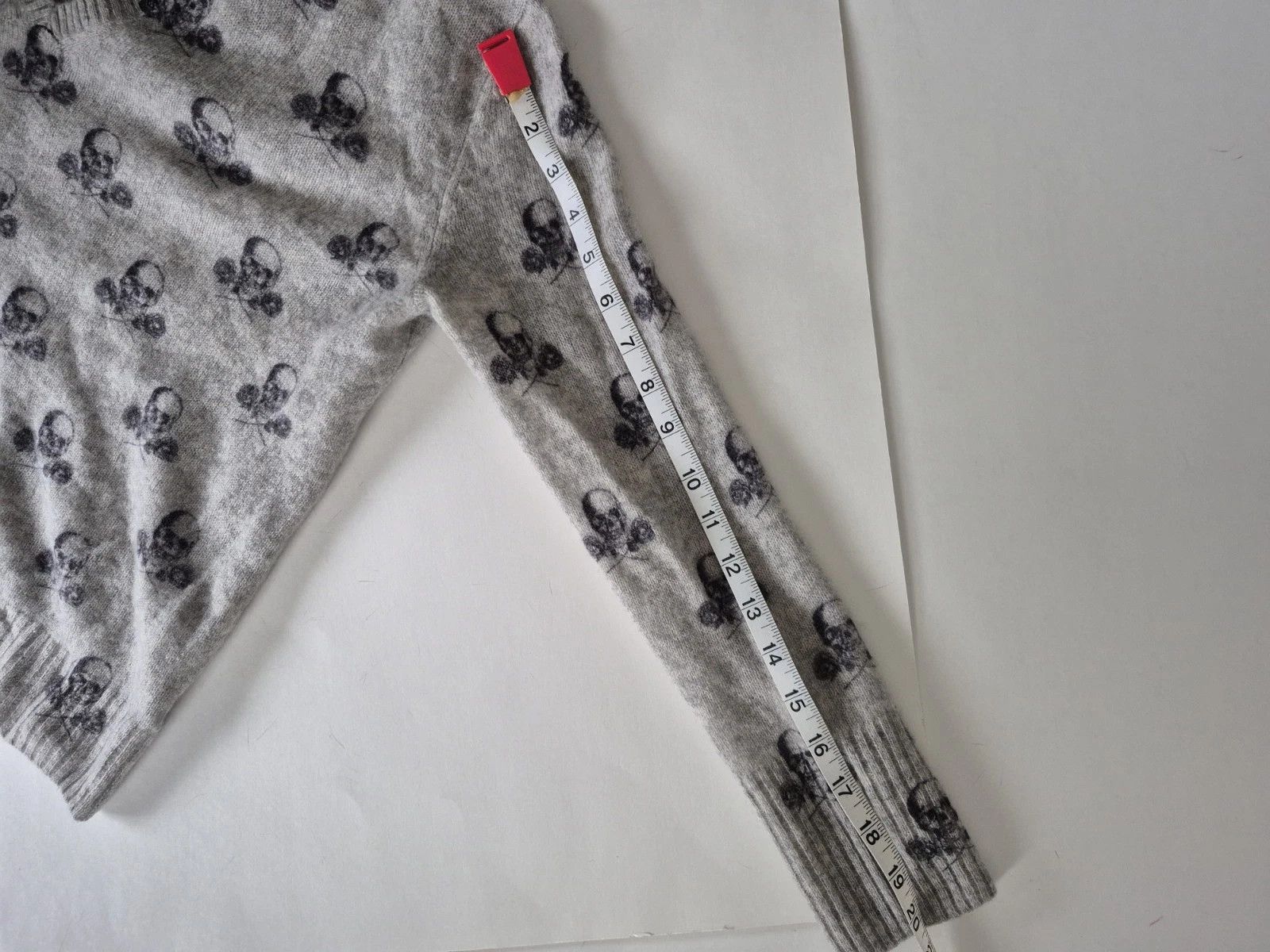 Other Skull Cashmere Sweater V Neck Long Sleeve Pullover Soft Cozy Size S / US 4 / IT 40 - 8 Thumbnail