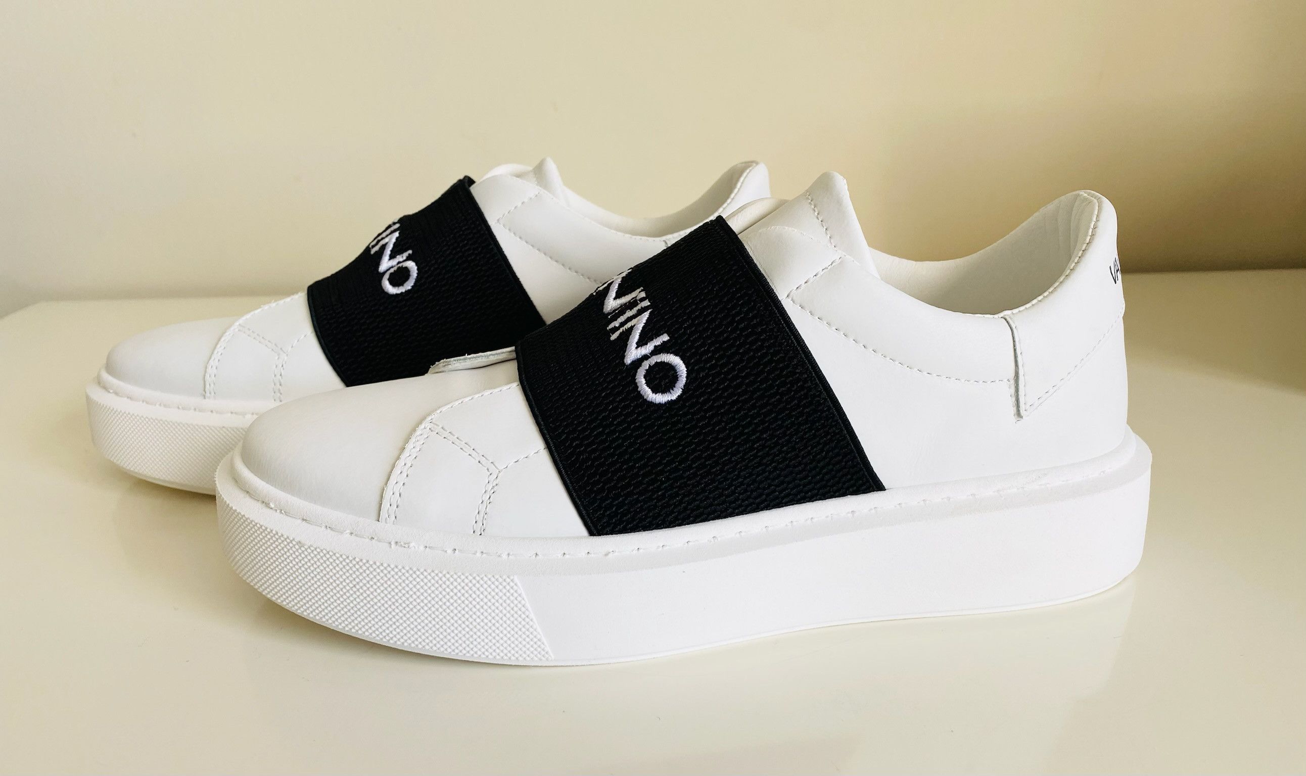 Mario Valentino Mario Valentino White Leather Logo Band Sneakers Size US 6.5 / IT 36.5 - 1 Thumbnail