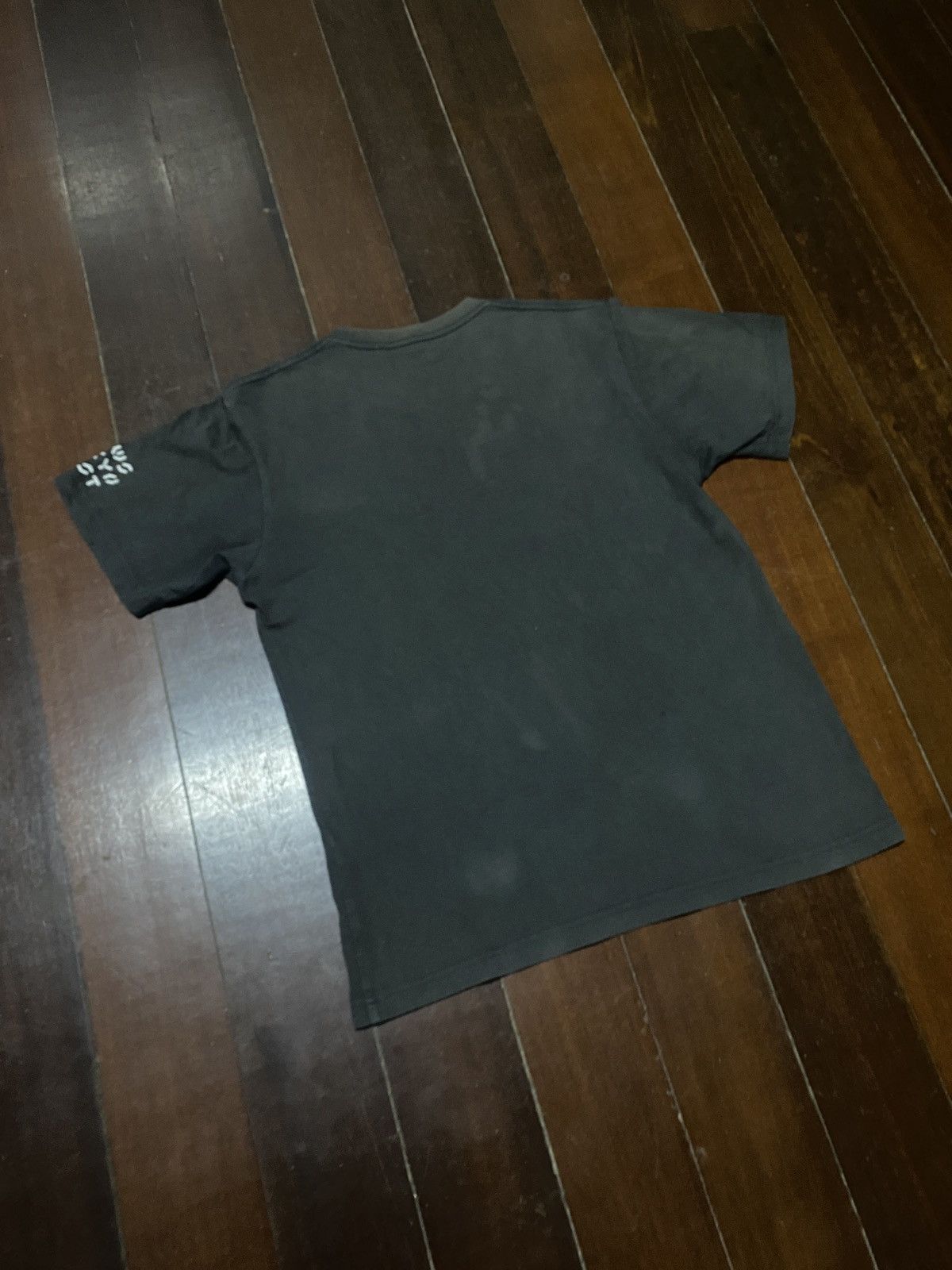 Hypebeast × Kaws FIRE 🔥🔥 UNIQLO X KAWS TOKYO FIRST SAD DESIGN Size US L / EU 52-54 / 3 - 11 Thumbnail