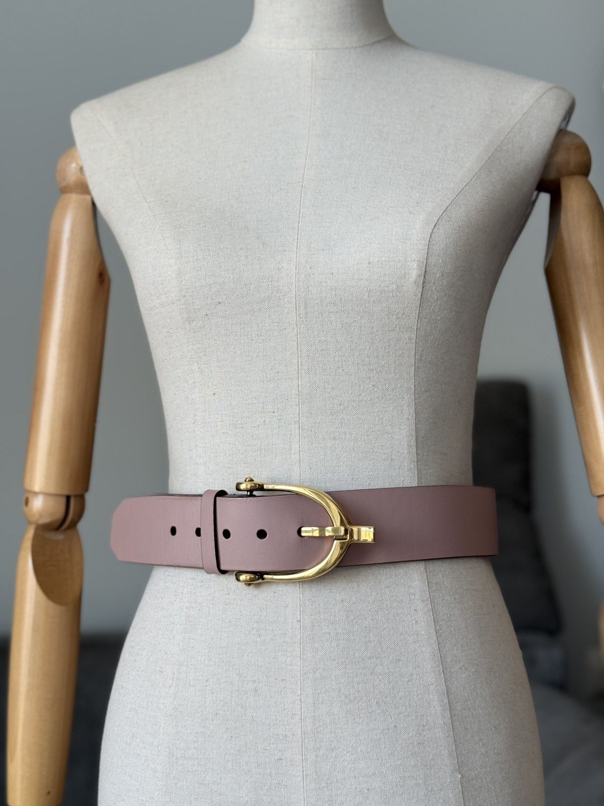 Gucci Gucci Pink Calfskin Gold Horsebit Buckle Belt Size 80/32 Size ONE SIZE - 2 Thumbnail