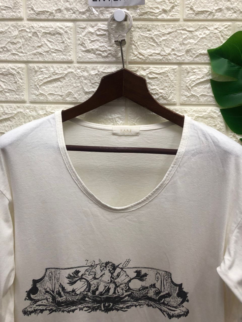 Vintage vintage Hare sea angel fish on sea Tshirt made in japan Size US L / EU 52-54 / 3 - 6 Thumbnail