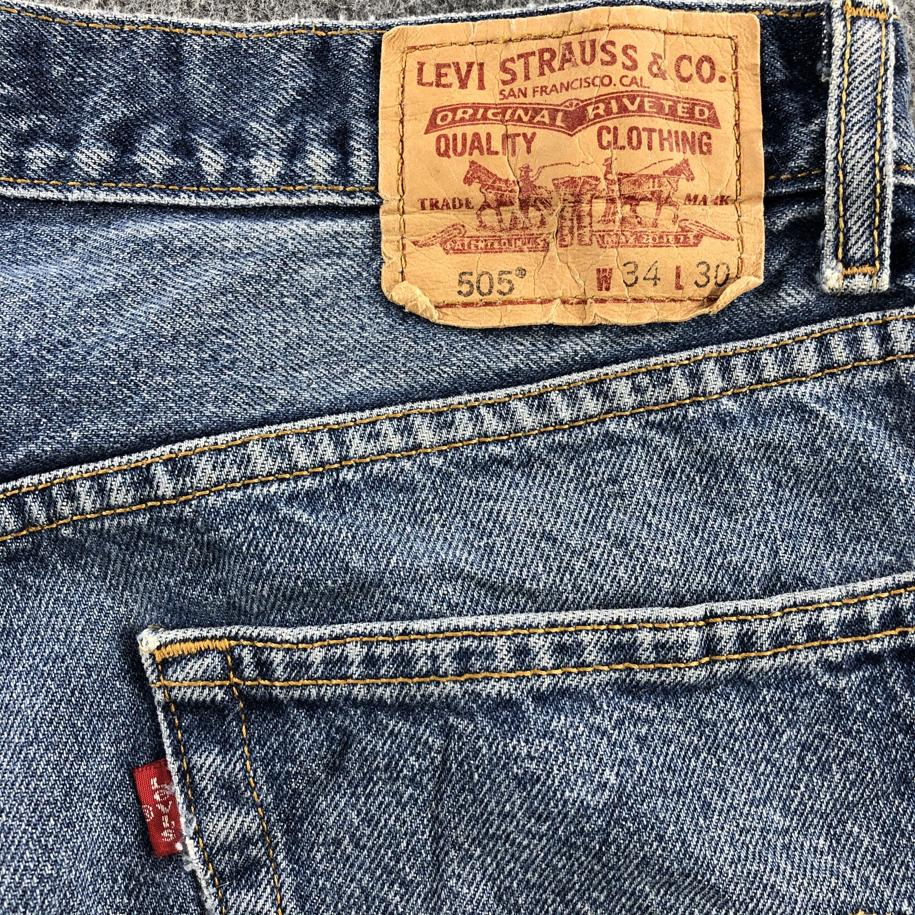 Levi's Vintage Blue Wash Levis 505 Jeans- J1297 Size US 35 - 5 Thumbnail