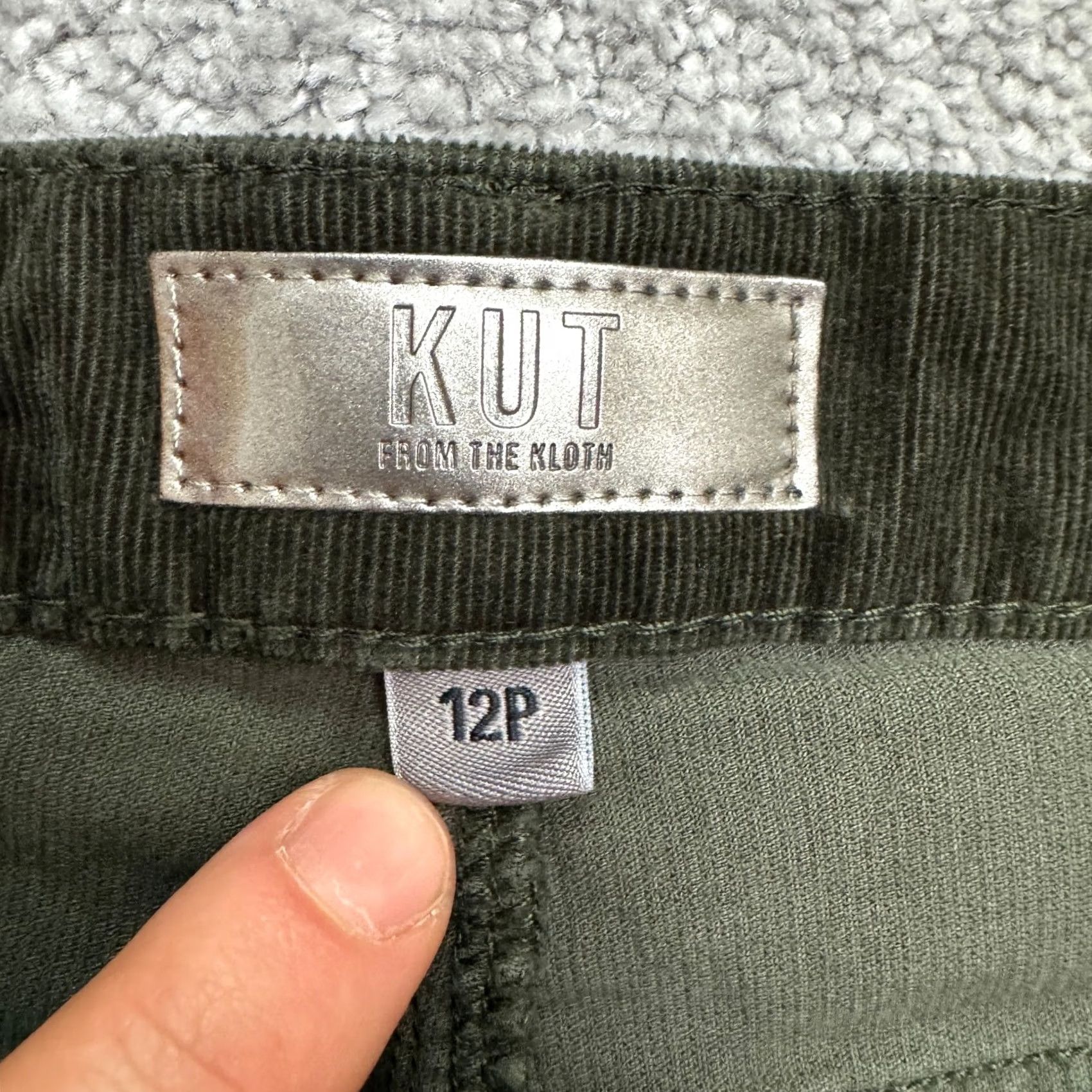 Vintage KUT From The Kloth Mom Jean Corduroy High Rise Womens Green 12P Size 34" / US 12 / IT 48 - 6 Thumbnail