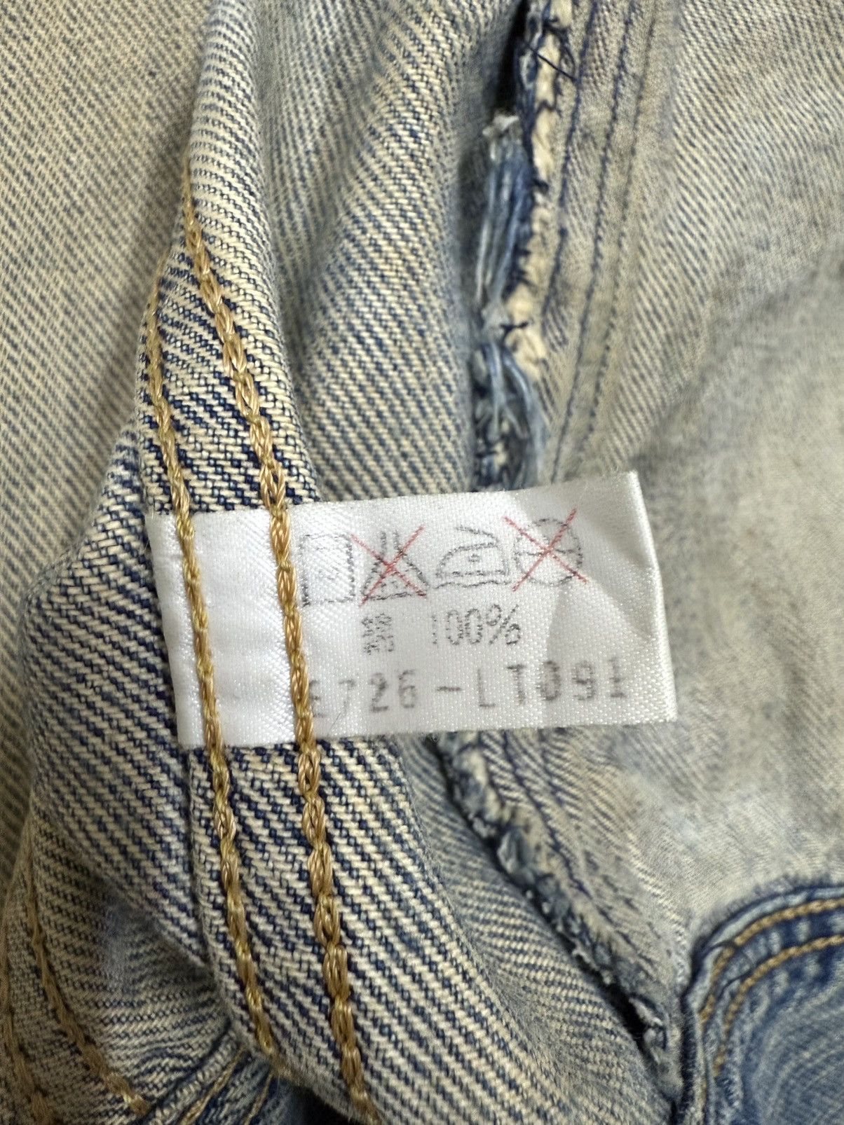 Lee Vintage 90s Lee Rider Distressed Denim Trucker Jacket Size US M / EU 48-50 / 2 - 11 Thumbnail