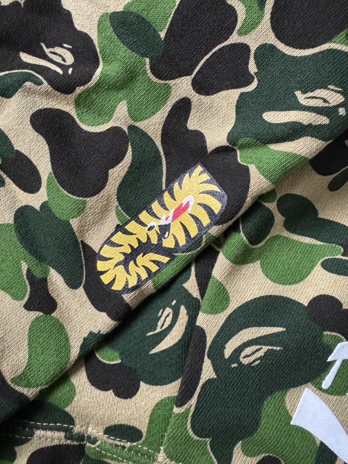 Bape A Bathing Ape Bape ABC Camo Tiger Full Zip Hoodie Size XL Size US XL / EU 56 / 4 - 8 Thumbnail