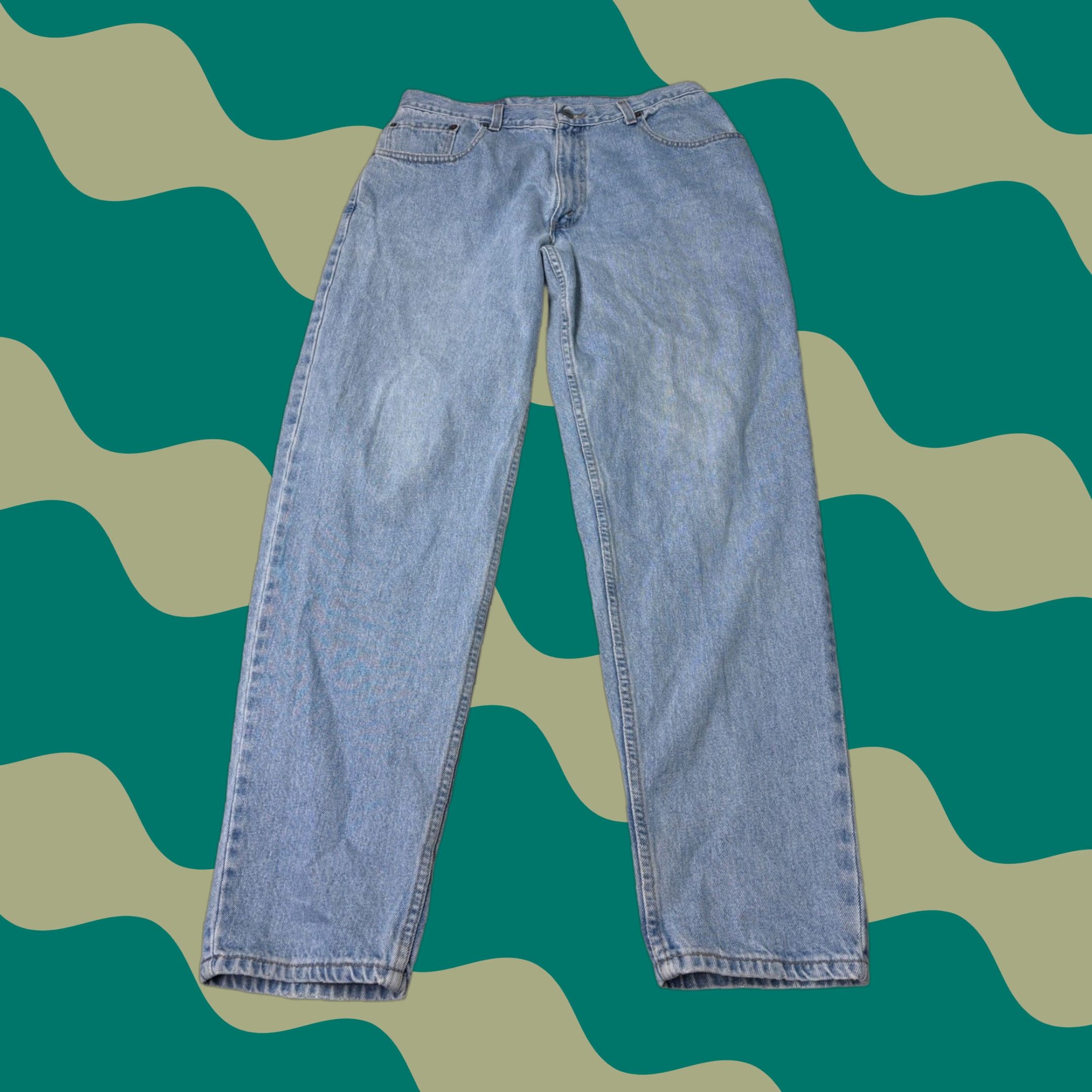 Levi's VINTAGE Levi's 560 Loose Fit Tapered Leg Jeans Light Wash Made USA Mens 34x32 Blue 90s Grunge Size US 34 / EU 50 - 1 Thumbnail