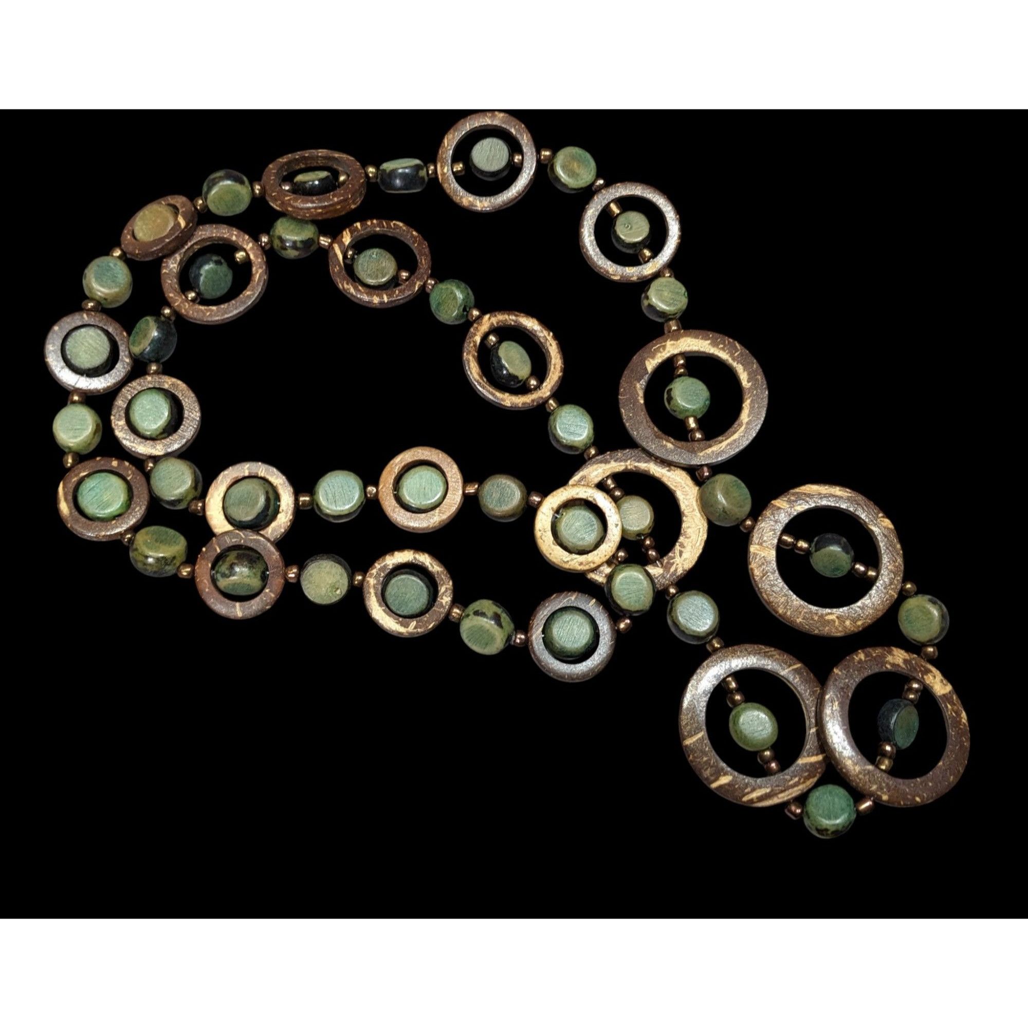 Other Handcrafted Wooden Brown And Green Disc Necklace With Circul Size ONE SIZE - 1 Thumbnail