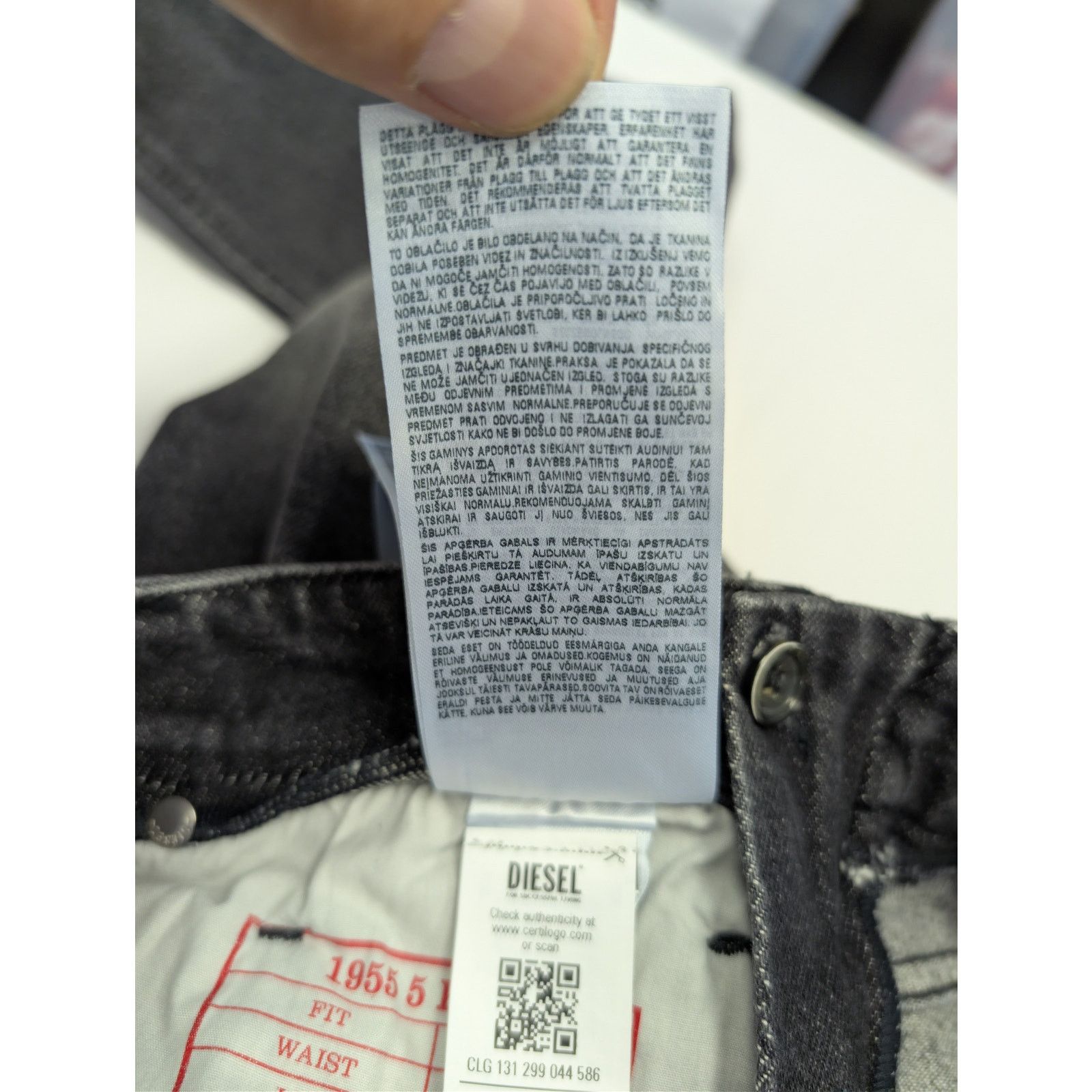 Diesel o1rshd1 D-Viker regular straight-leg jeans black / dark grey Size US 32 / EU 48 - 20 Thumbnail