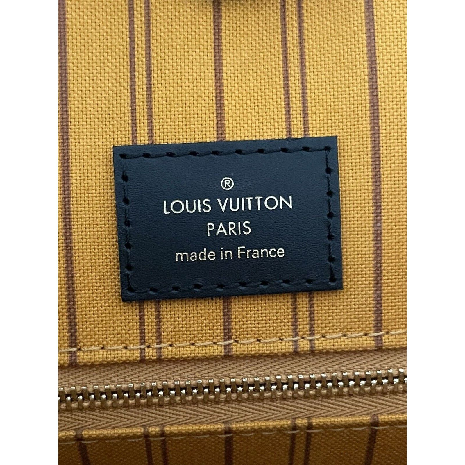 Louis Vuitton OnTheGo Fabric Interior Jungle Monogram Giant Tote GM Size ONE SIZE - 14 Thumbnail