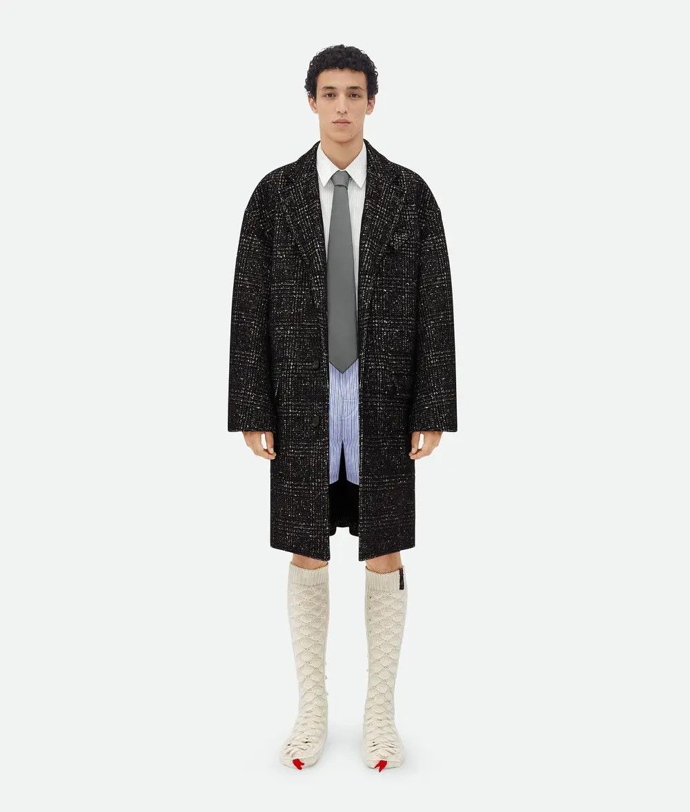 Bottega Veneta o1lf3ng11025 Wool Checked Alpaca Kimono Coat in Black/White Size US M / EU 48-50 / 2 - 1 Thumbnail