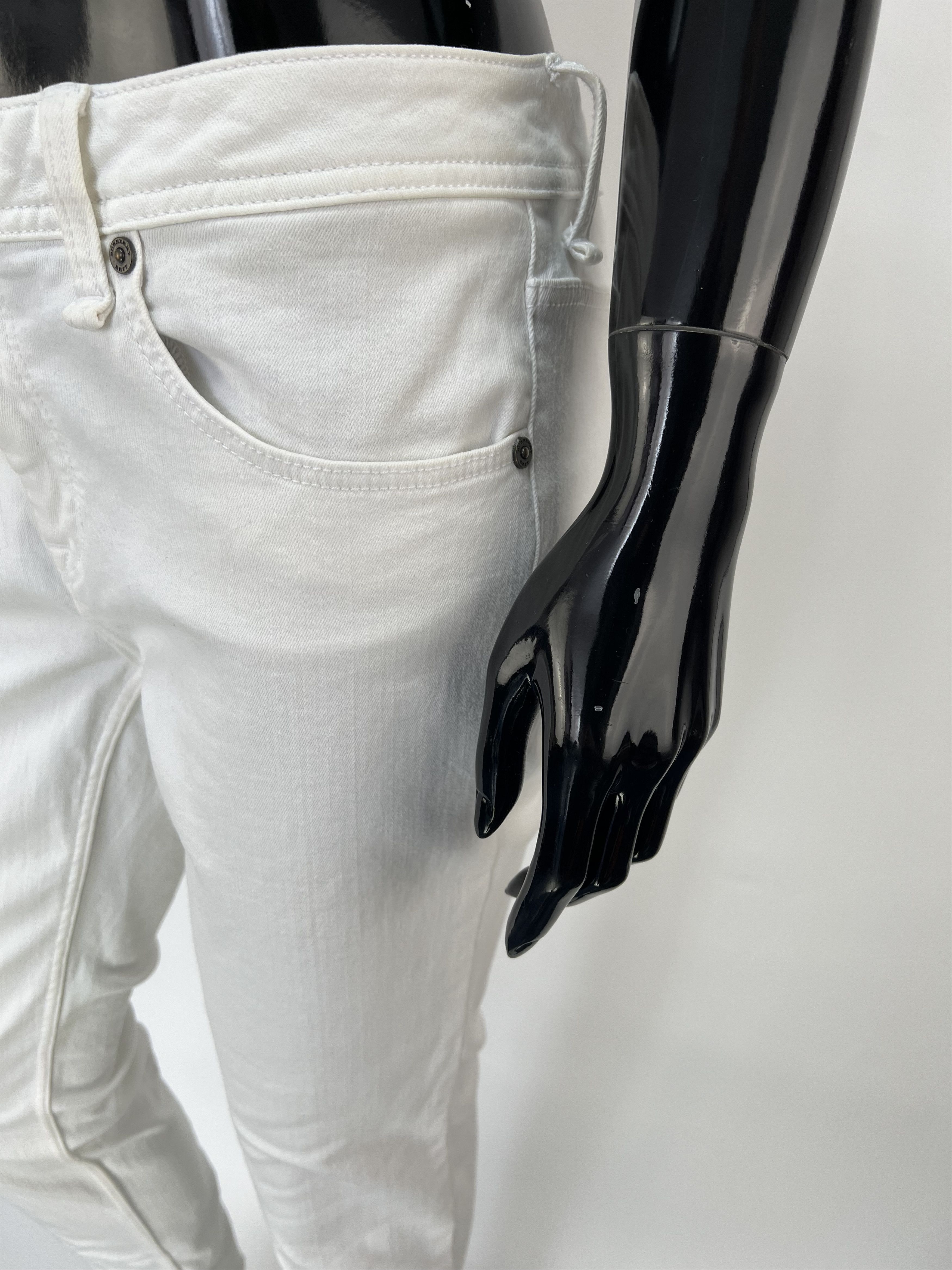 Burberry NWT Burberry Brit White Skinny Ankle Jeans Size US 32 Size 32" / US 10 / IT 46 - 6 Thumbnail
