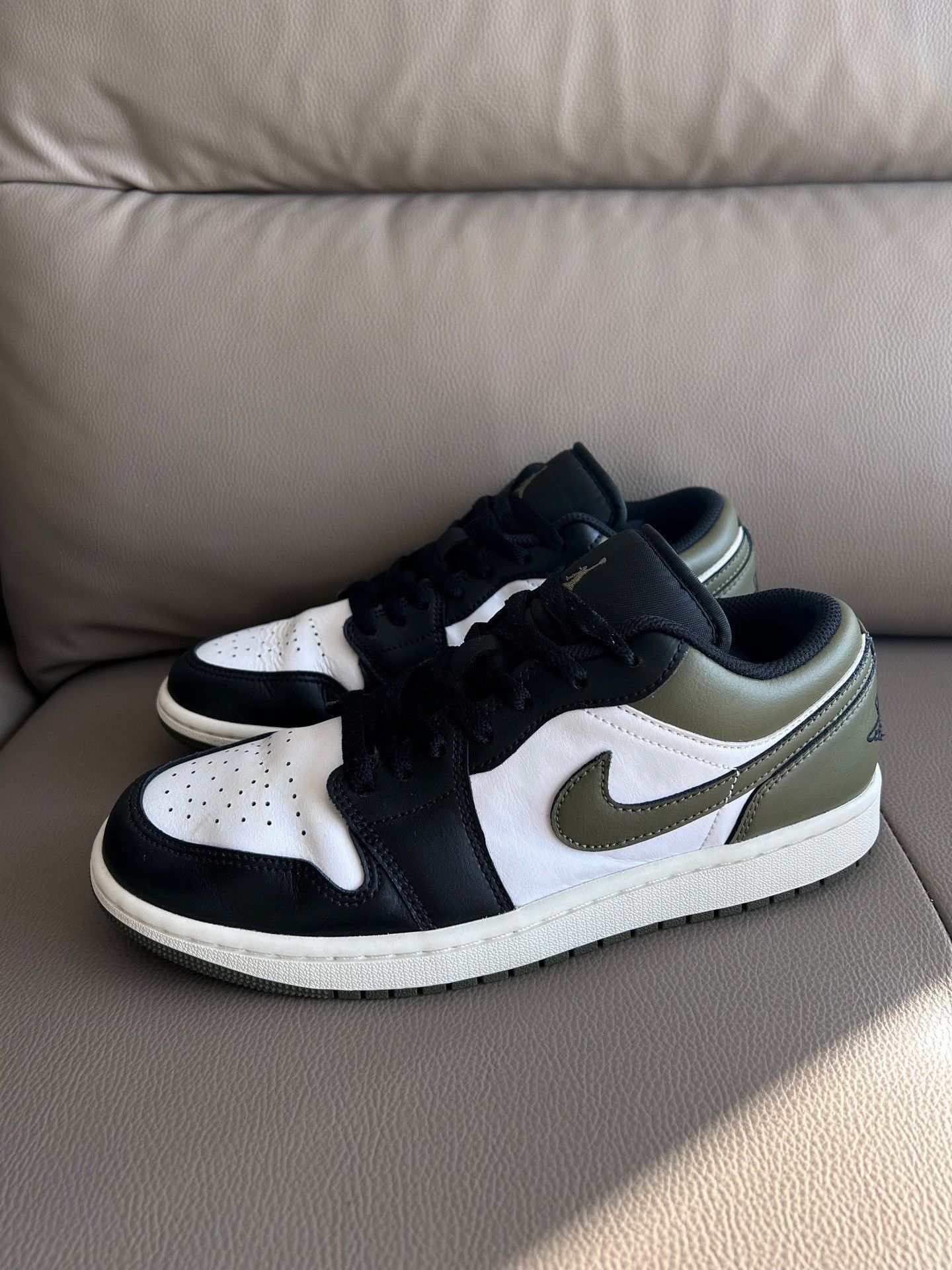 Nike Nike Green Lowtop Sneakers 42 Men Size US 9 / EU 42 - 1 Thumbnail