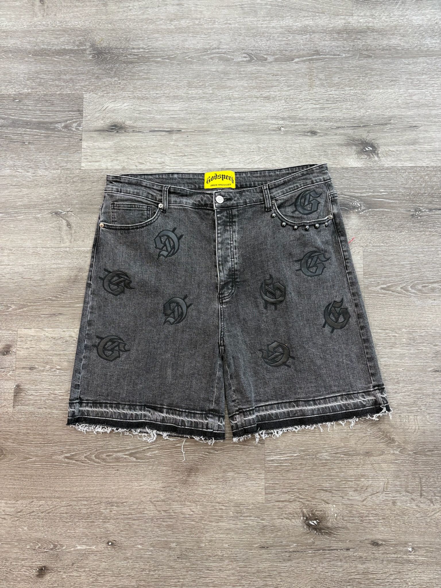 Godspeed Godspeed "Infinity Shorts" (Grey Wash) Size US 38 / EU 54 - 1 Thumbnail
