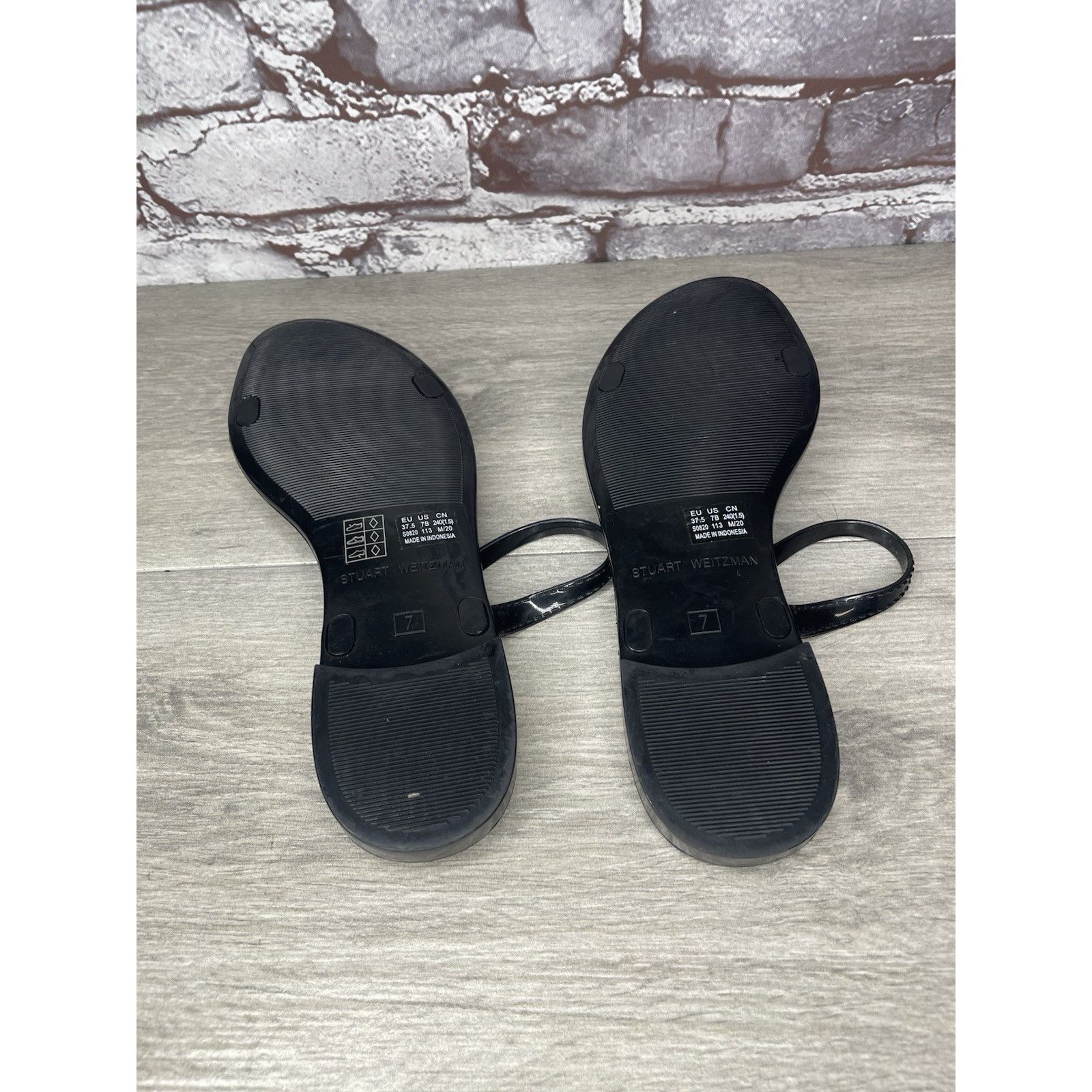 Stuart Weitzman Stuart Weitzman Black Sawyer Jelly Flats Slides Sandals Wome Size US 7 / IT 37 - 24 Thumbnail