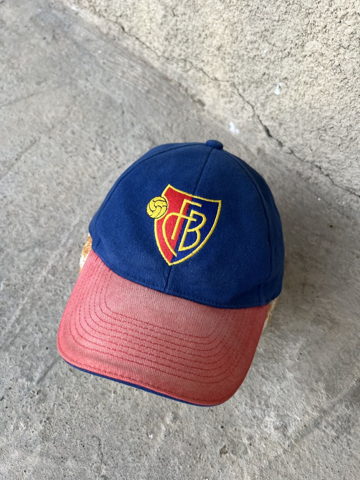 Vintage FC Basel Vintage Hat Size ONE SIZE - 1 Thumbnail